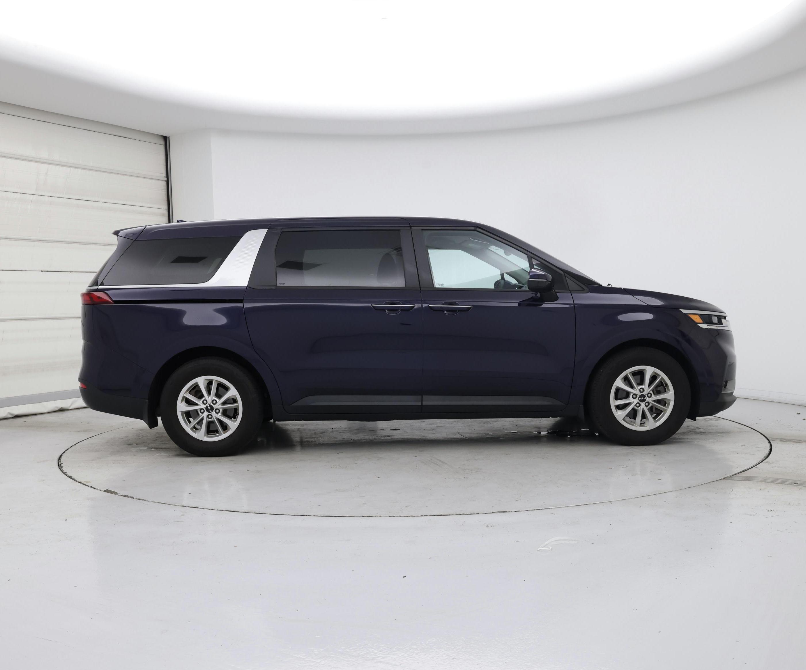 Thumbnail: 2022 Kia Carnival - 7