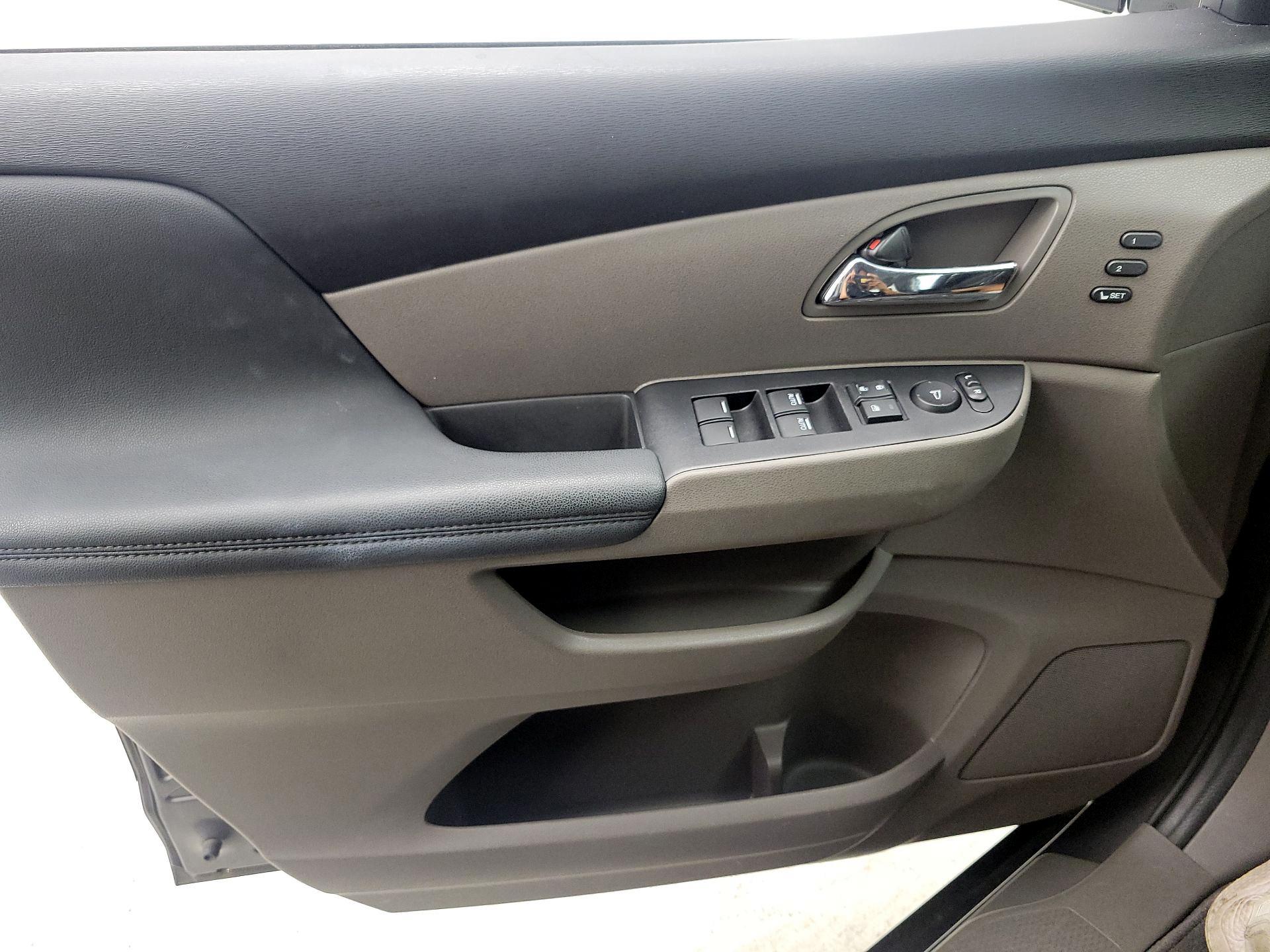 Thumbnail: 2014 Honda Odyssey - 12