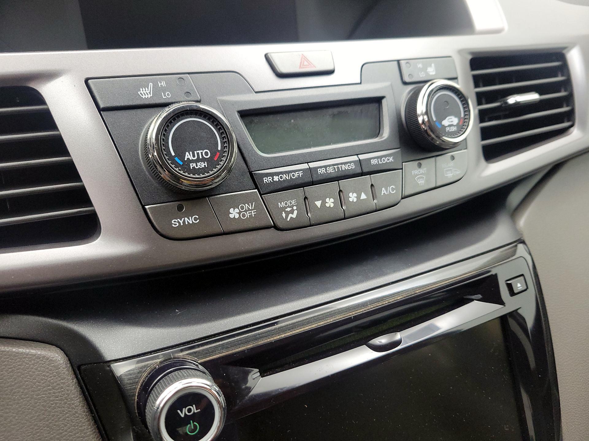 Thumbnail: 2014 Honda Odyssey - 16