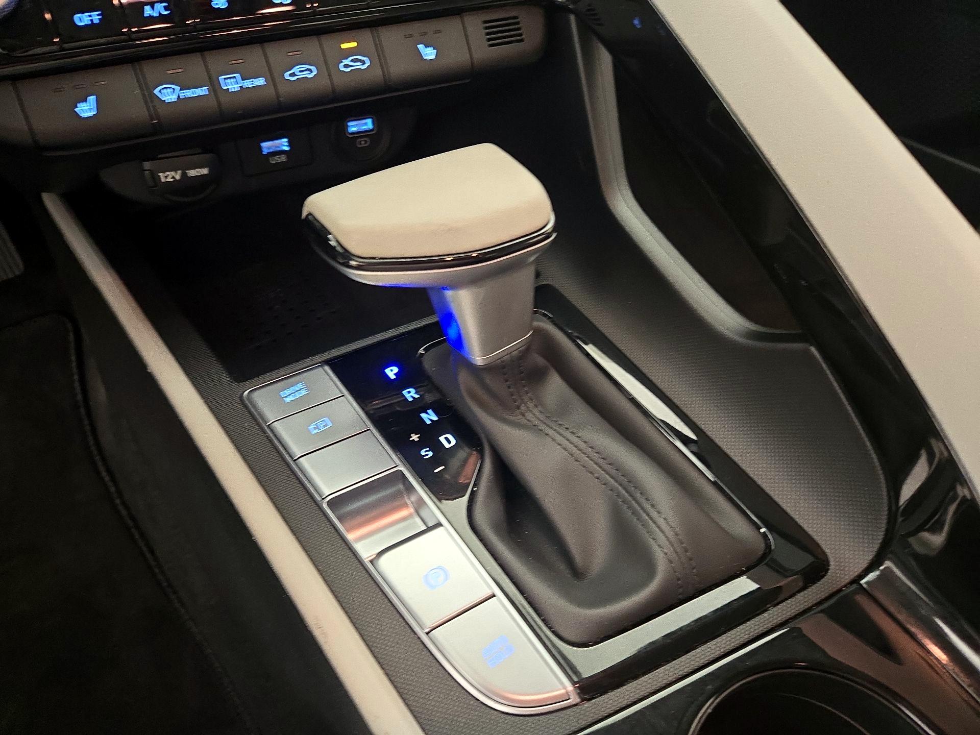 Thumbnail: 2023 Hyundai Elantra - 18