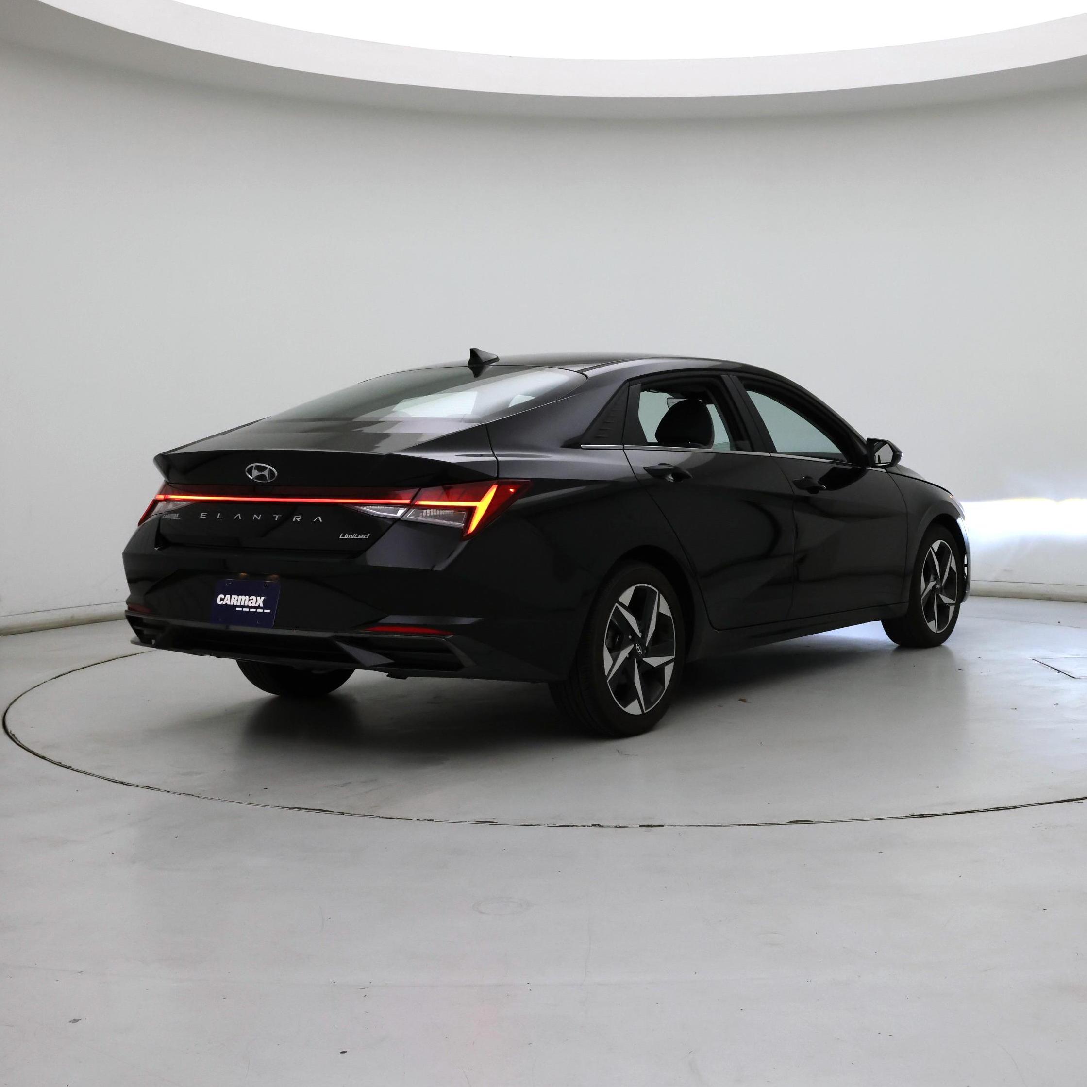 Thumbnail: 2023 Hyundai Elantra - 8