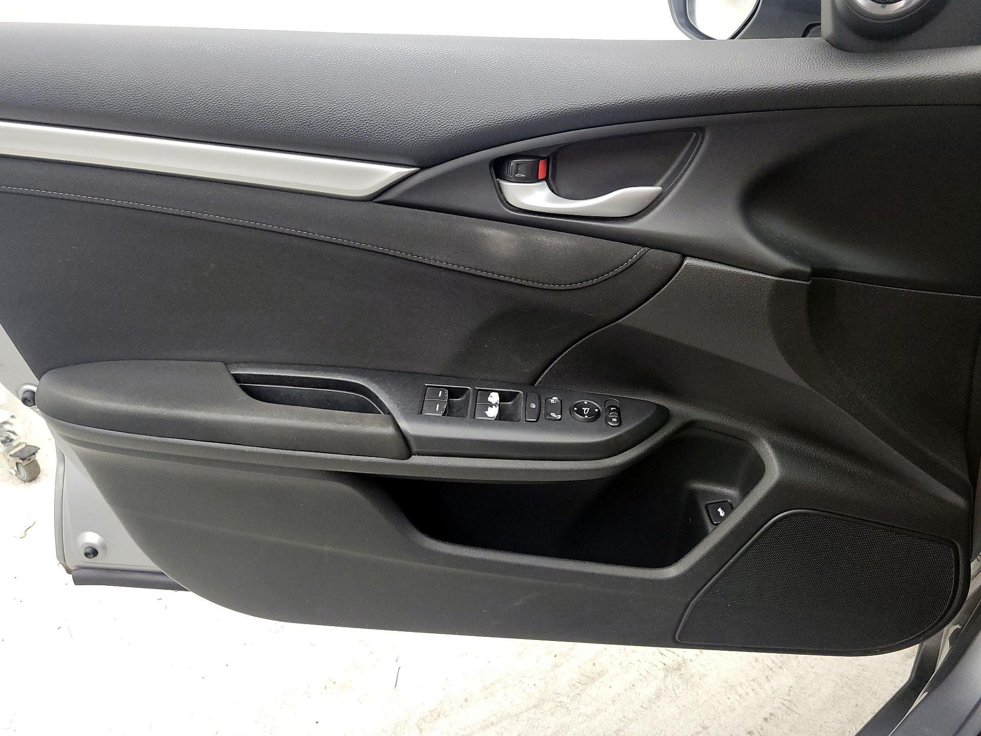 Thumbnail: 2016 Honda Civic - 12