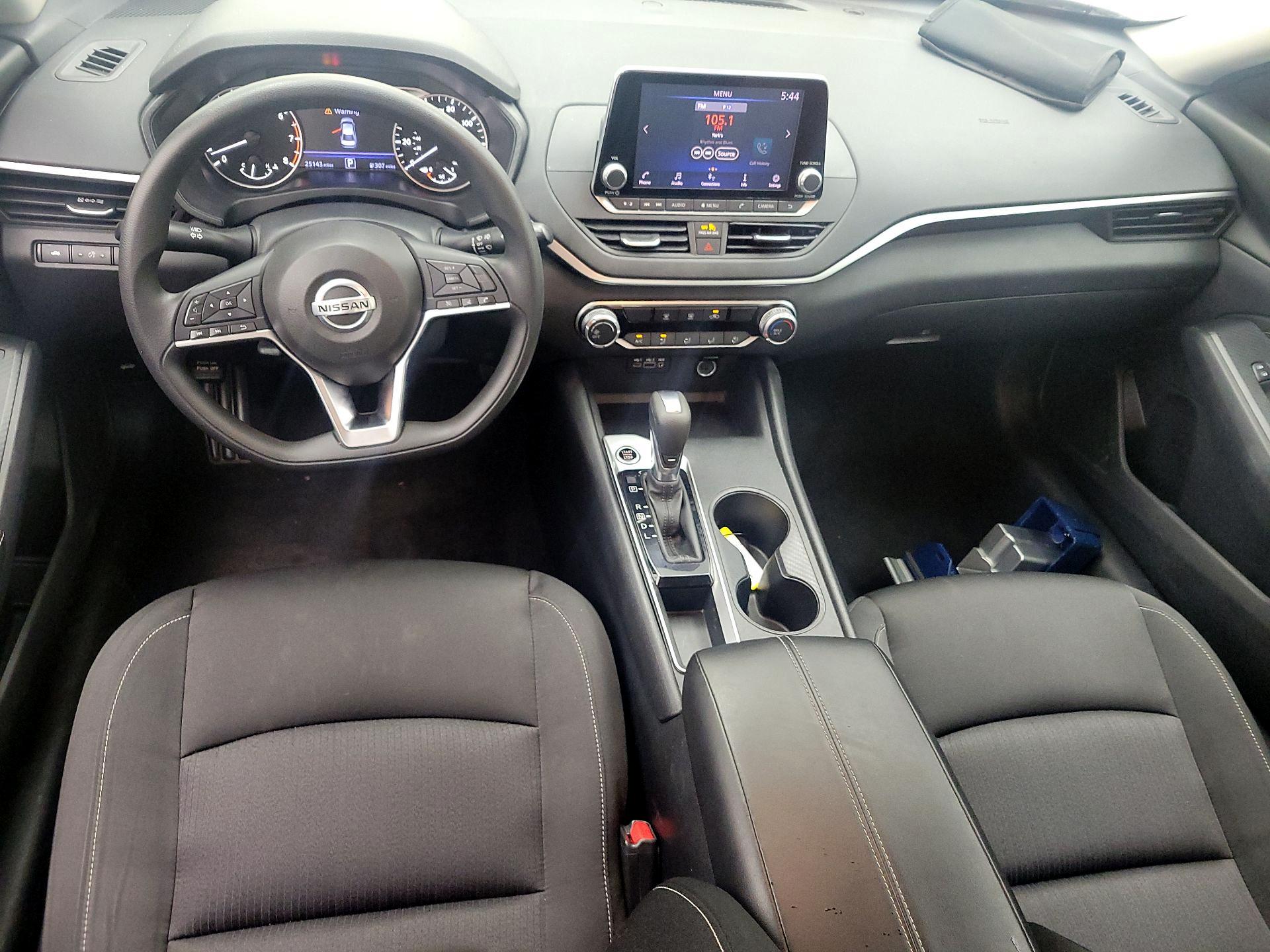 Thumbnail: 2020 Nissan Altima - 9