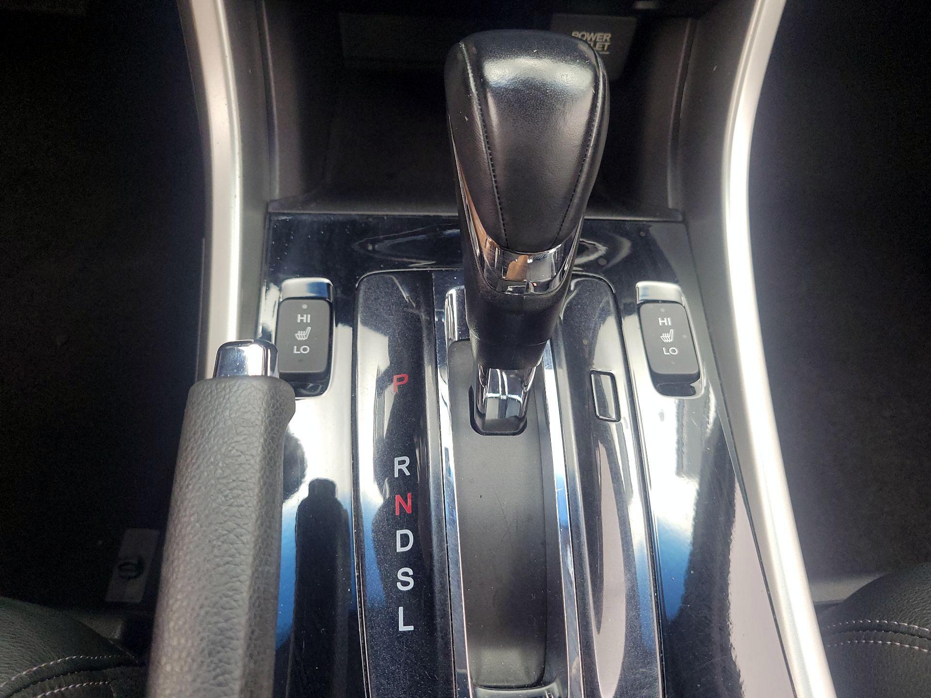 Thumbnail: 2016 Honda Accord - 17