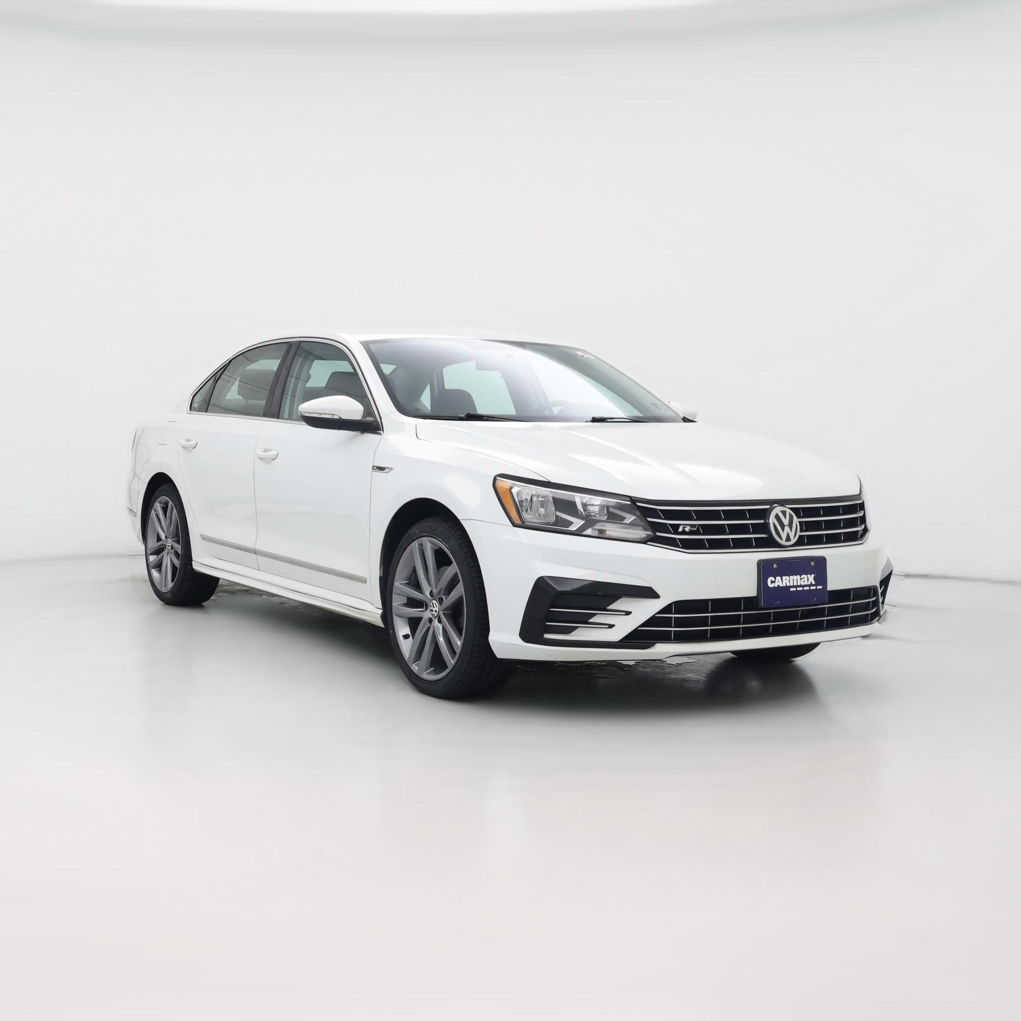 Thumbnail: 2017 Volkswagen Passat - 1