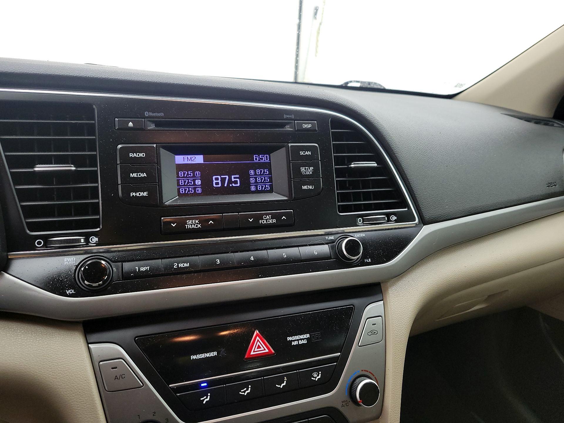 Thumbnail: 2017 Hyundai Elantra - 14