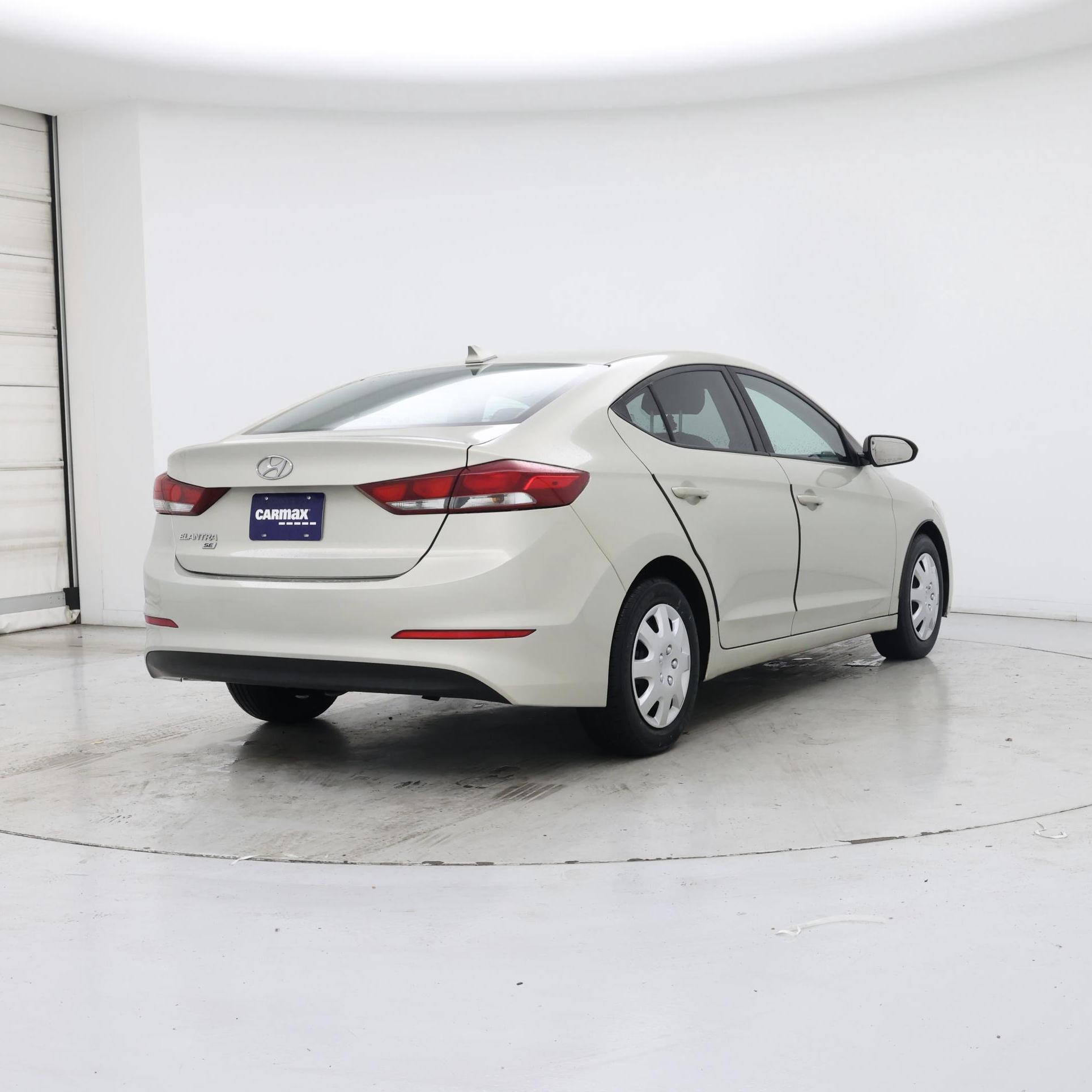 Thumbnail: 2017 Hyundai Elantra - 8
