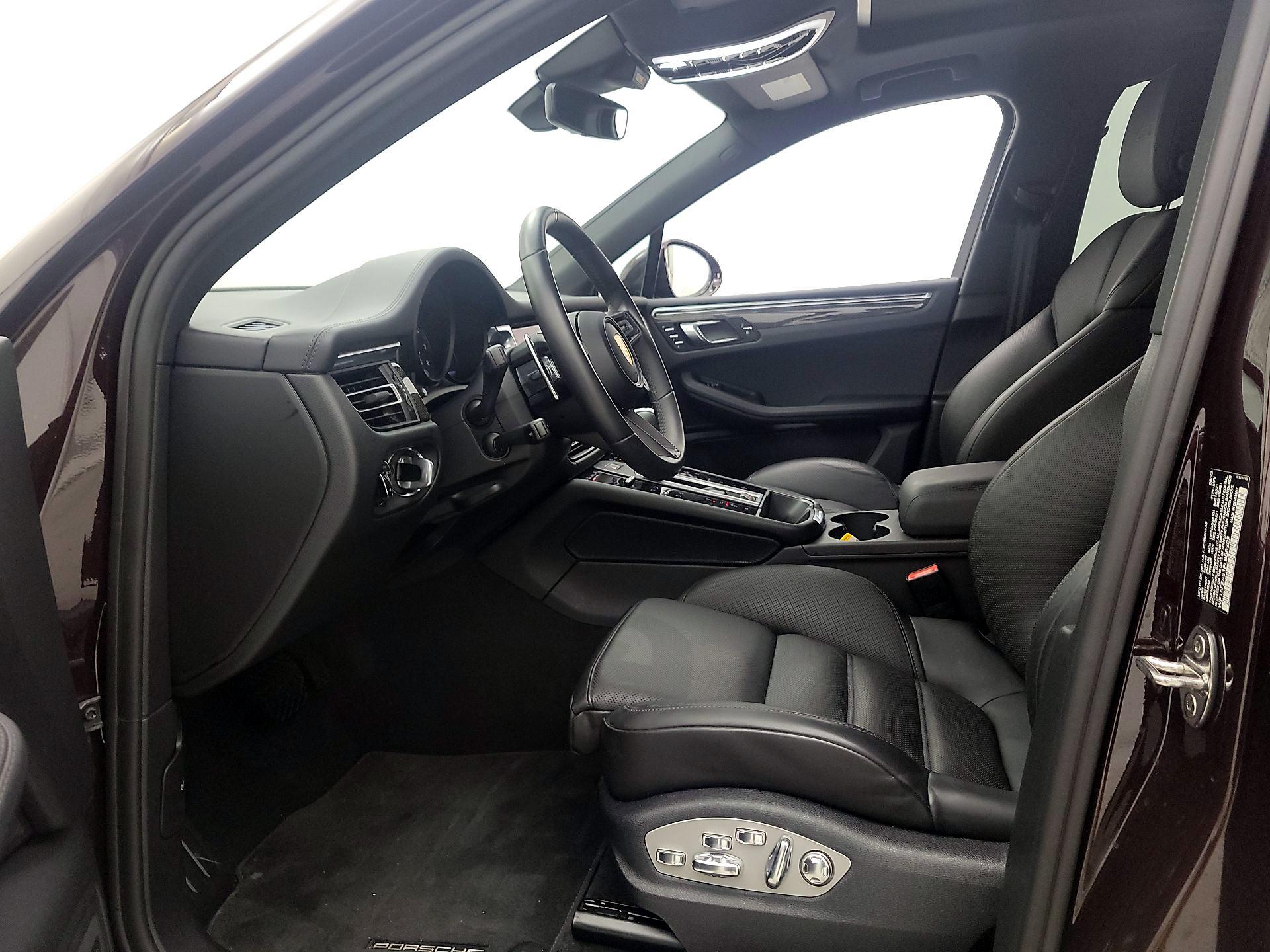 Thumbnail: 2023 Porsche Macan - 11