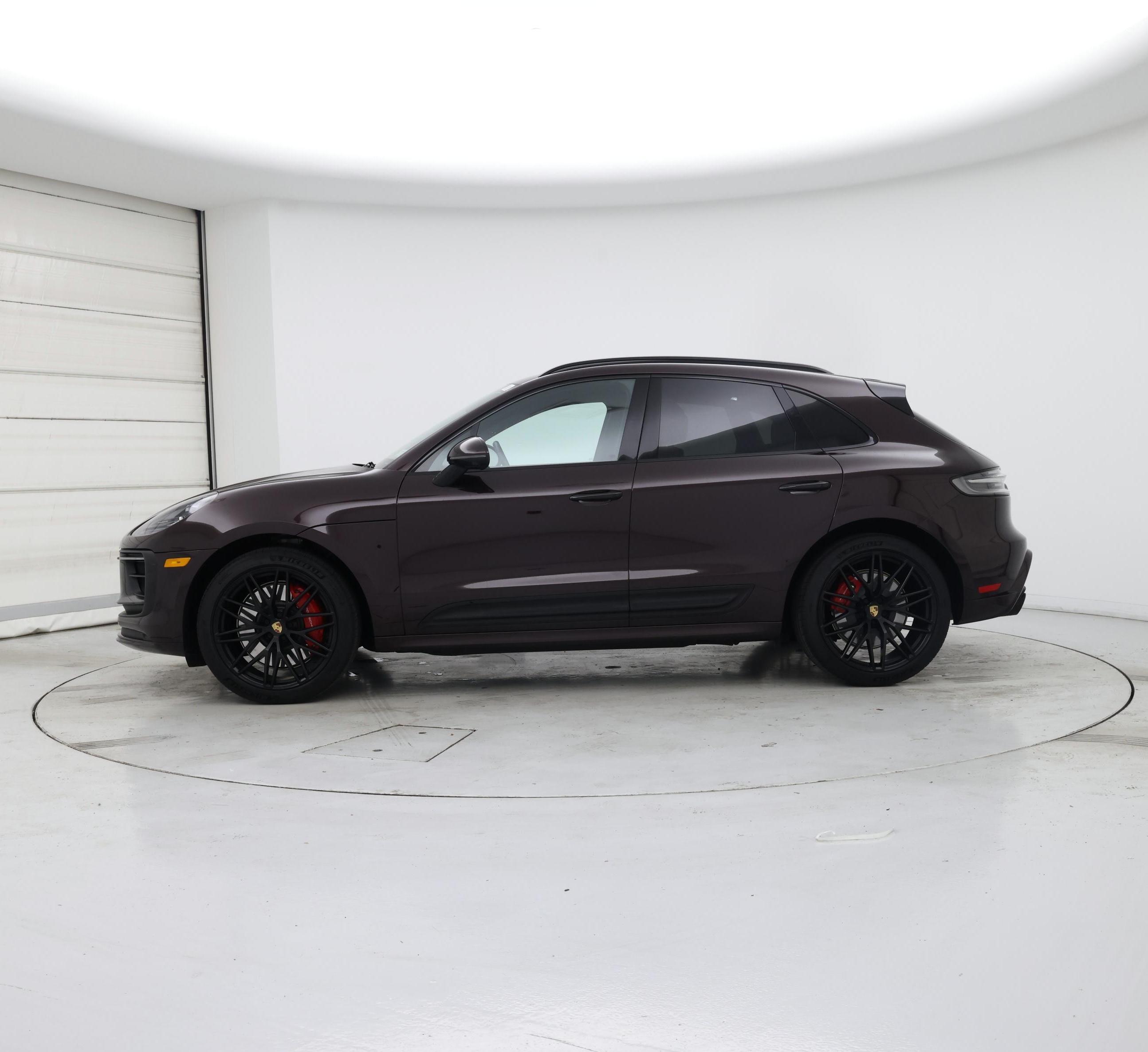 Thumbnail: 2023 Porsche Macan - 3