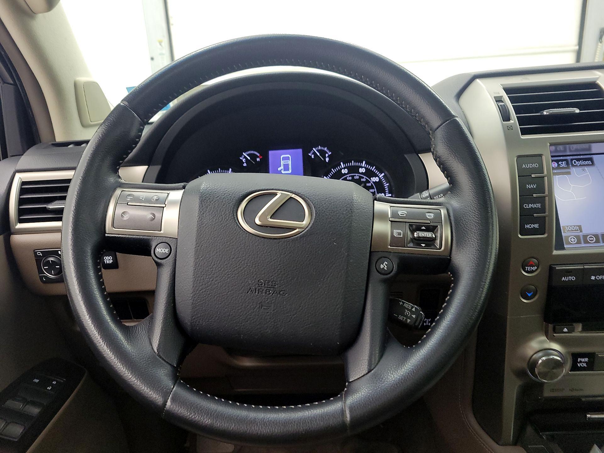 Thumbnail: 2016 Lexus GX - 10