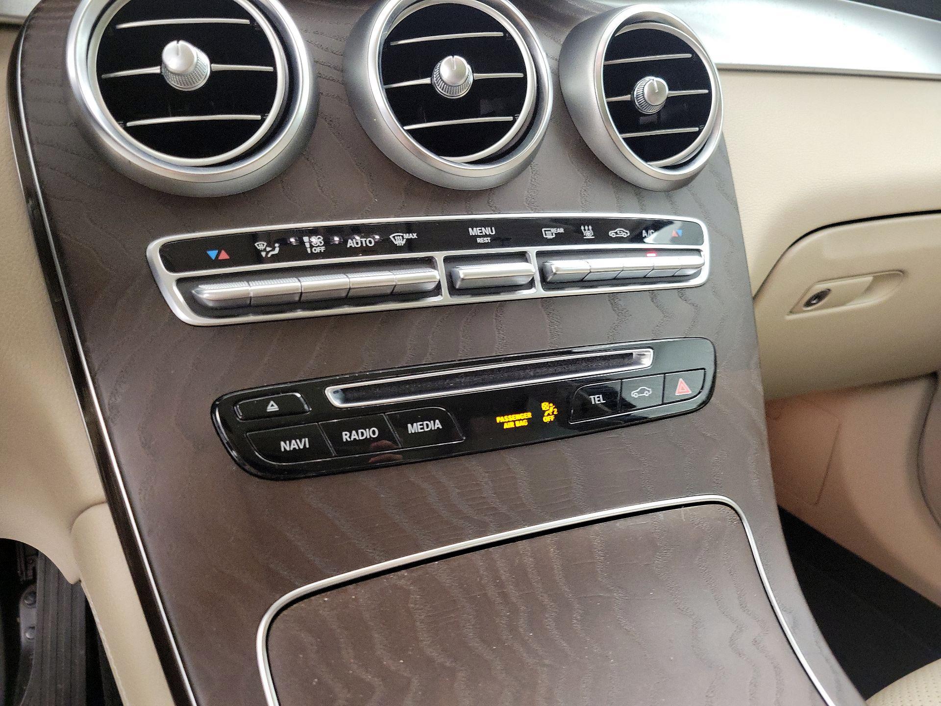 Thumbnail: 2019 Mercedes-Benz GLC - 16