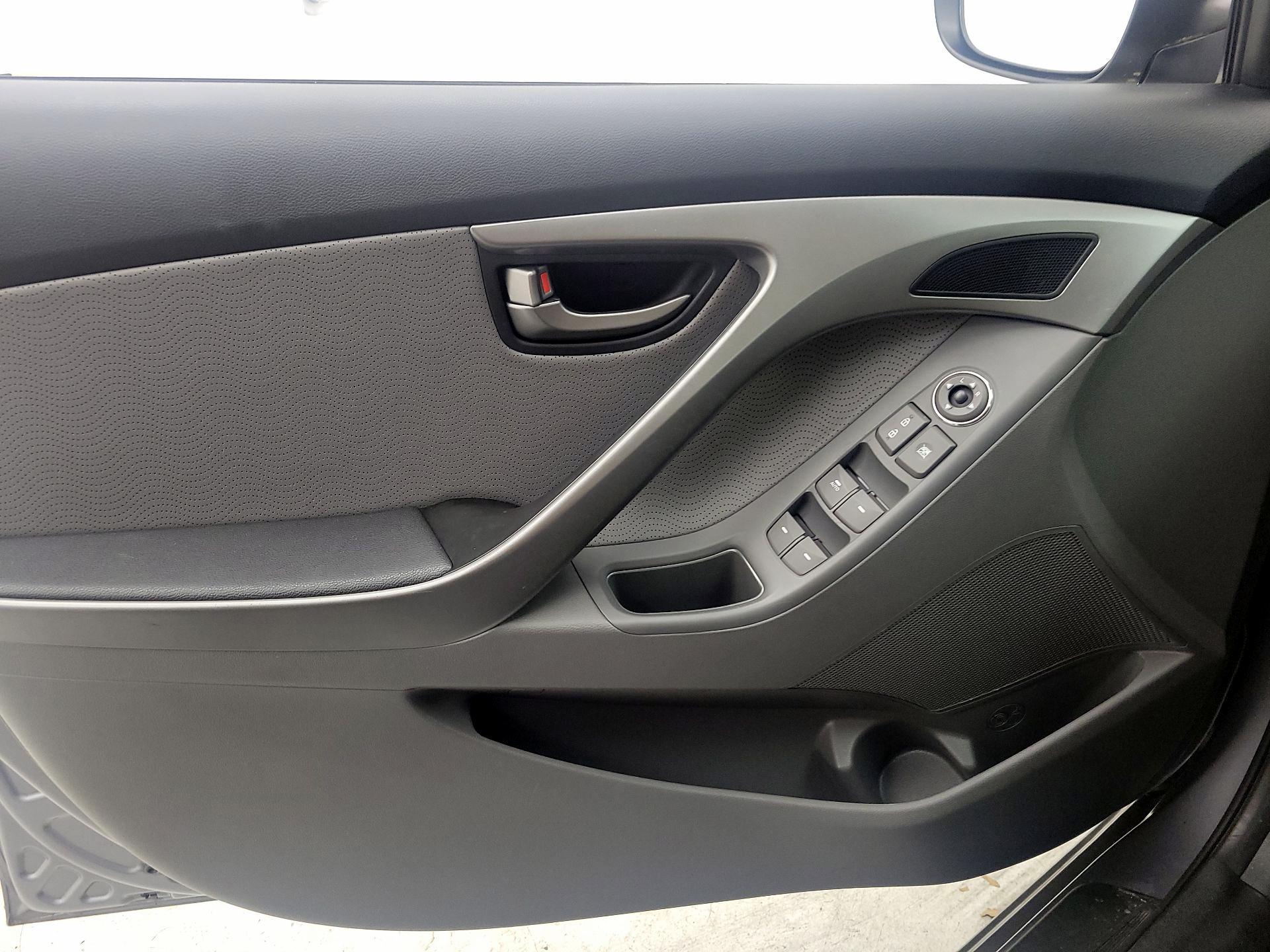 Thumbnail: 2013 Hyundai Elantra - 12