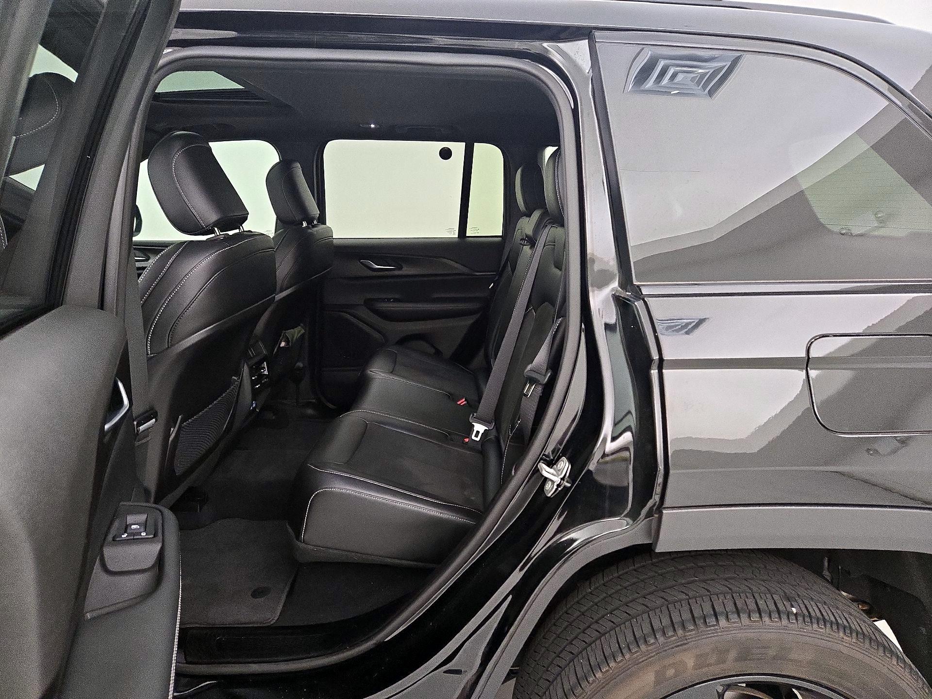 Thumbnail: 2023 Jeep Grand Cherokee - 20