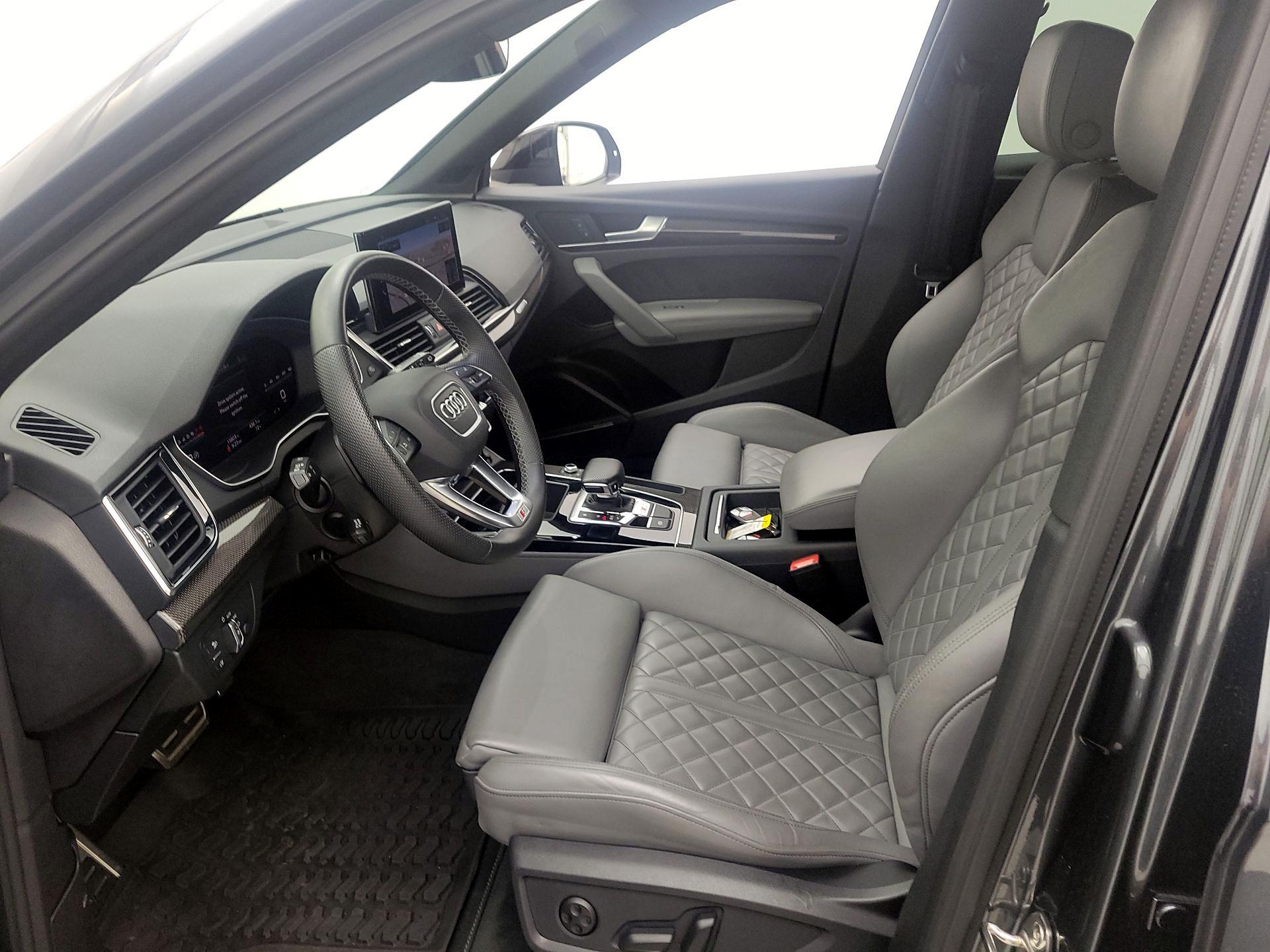 Thumbnail: 2022 Audi SQ5 - 11