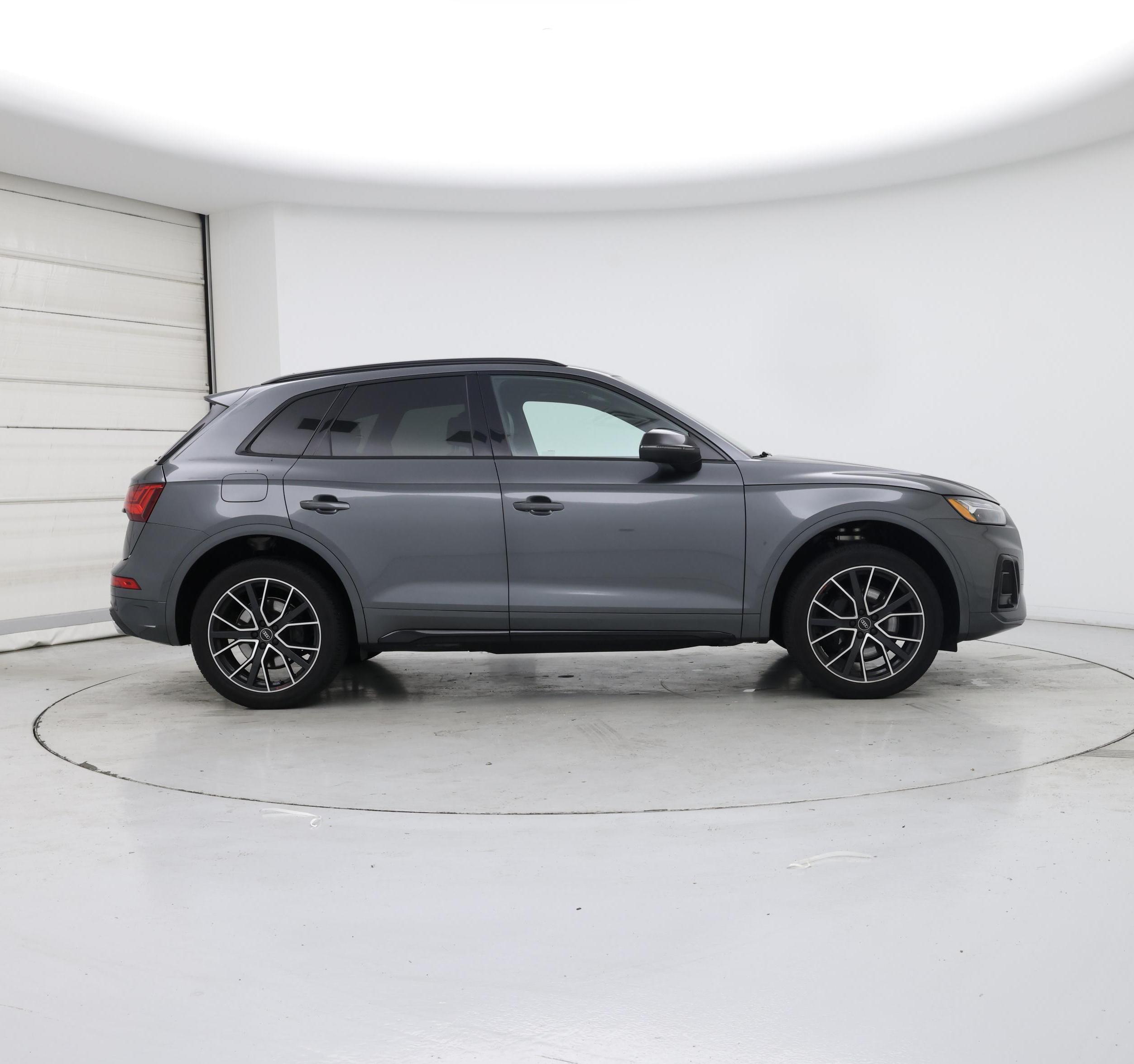 Thumbnail: 2022 Audi SQ5 - 7