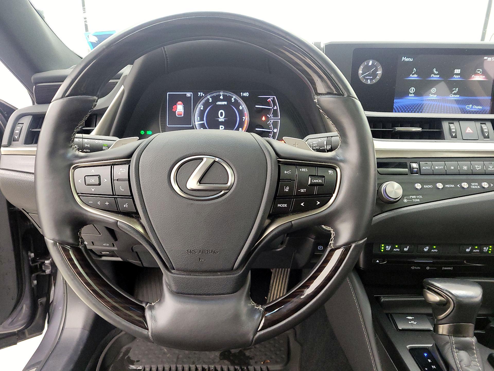 Thumbnail: 2021 Lexus ES - 10