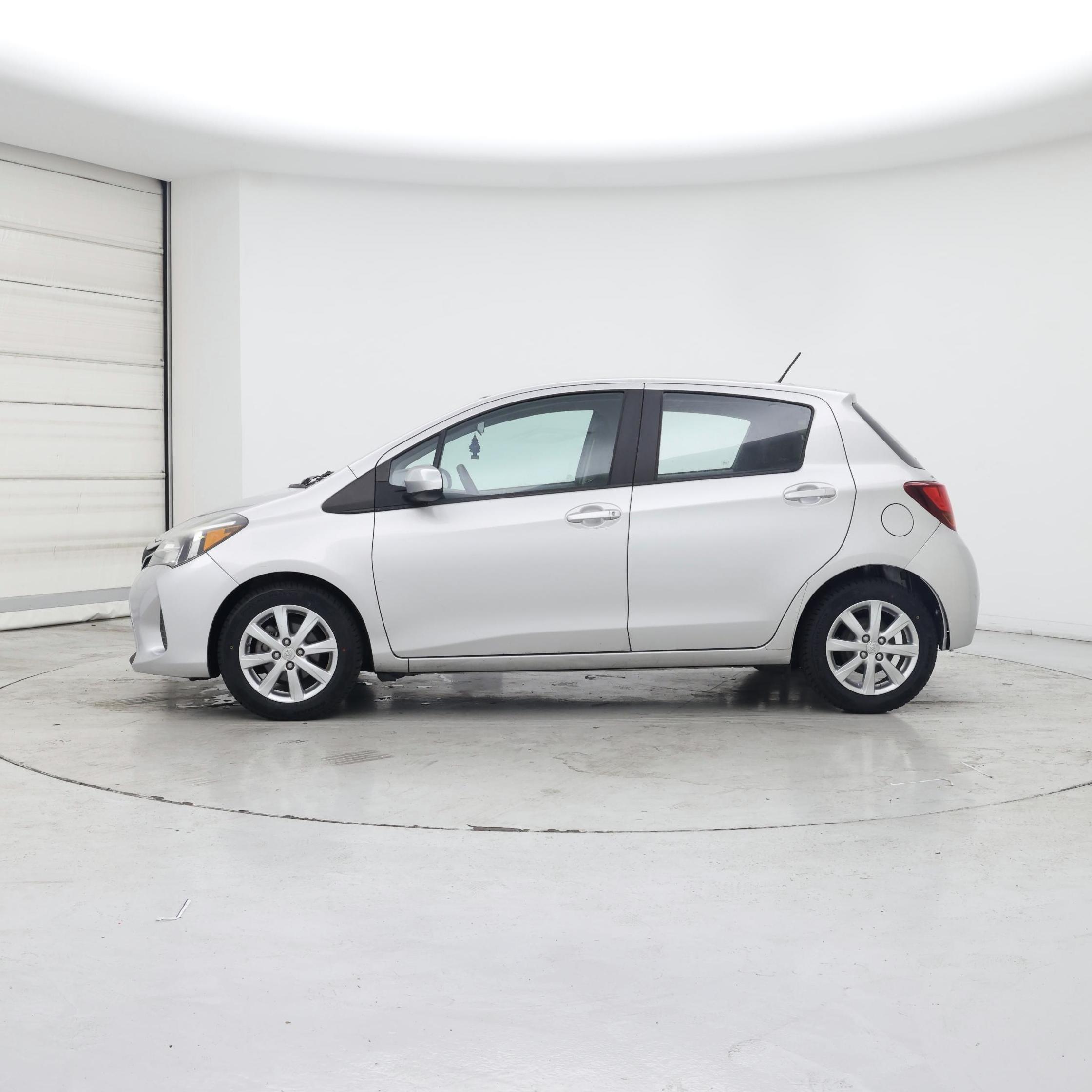 Thumbnail: 2017 Toyota Yaris - 3