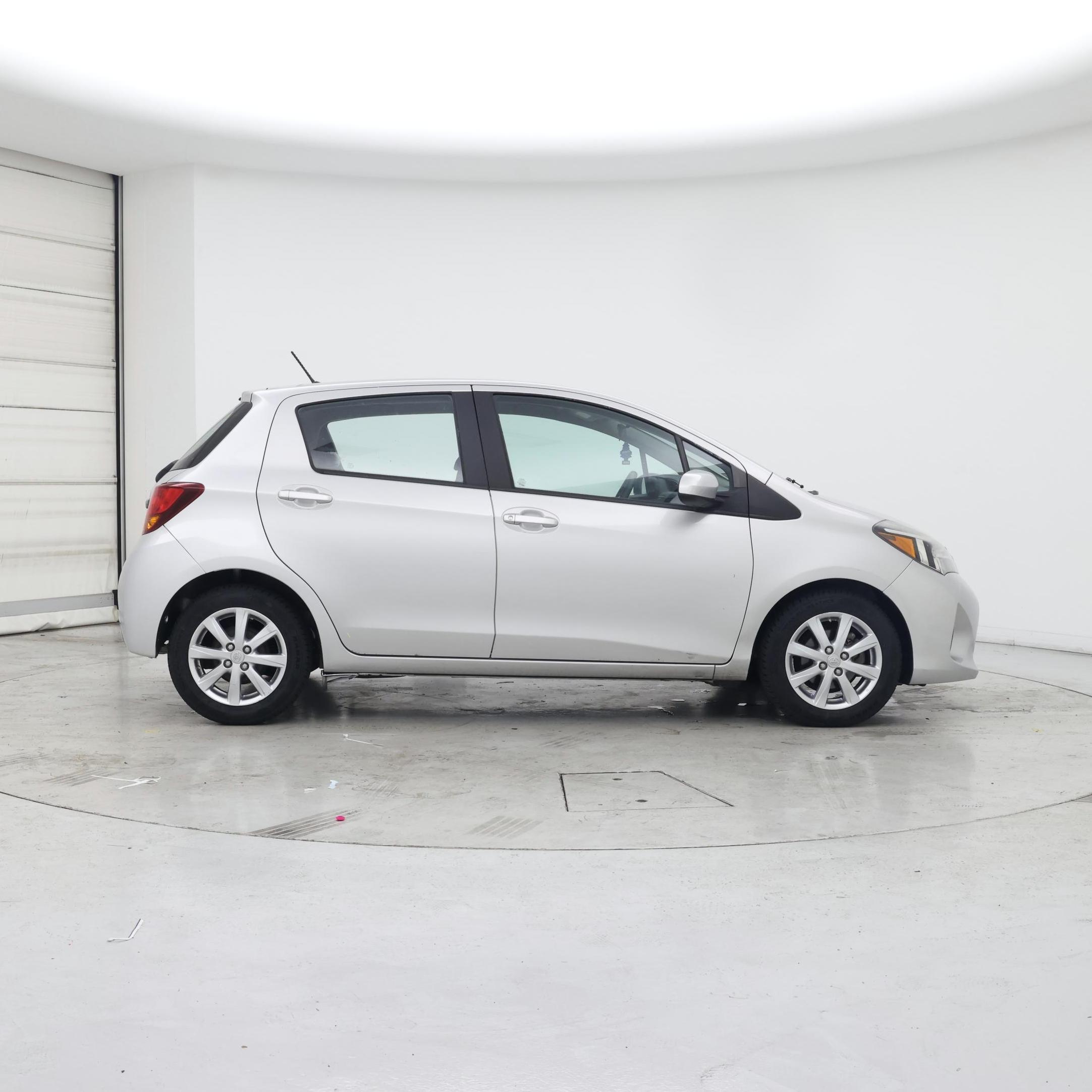 Thumbnail: 2017 Toyota Yaris - 7