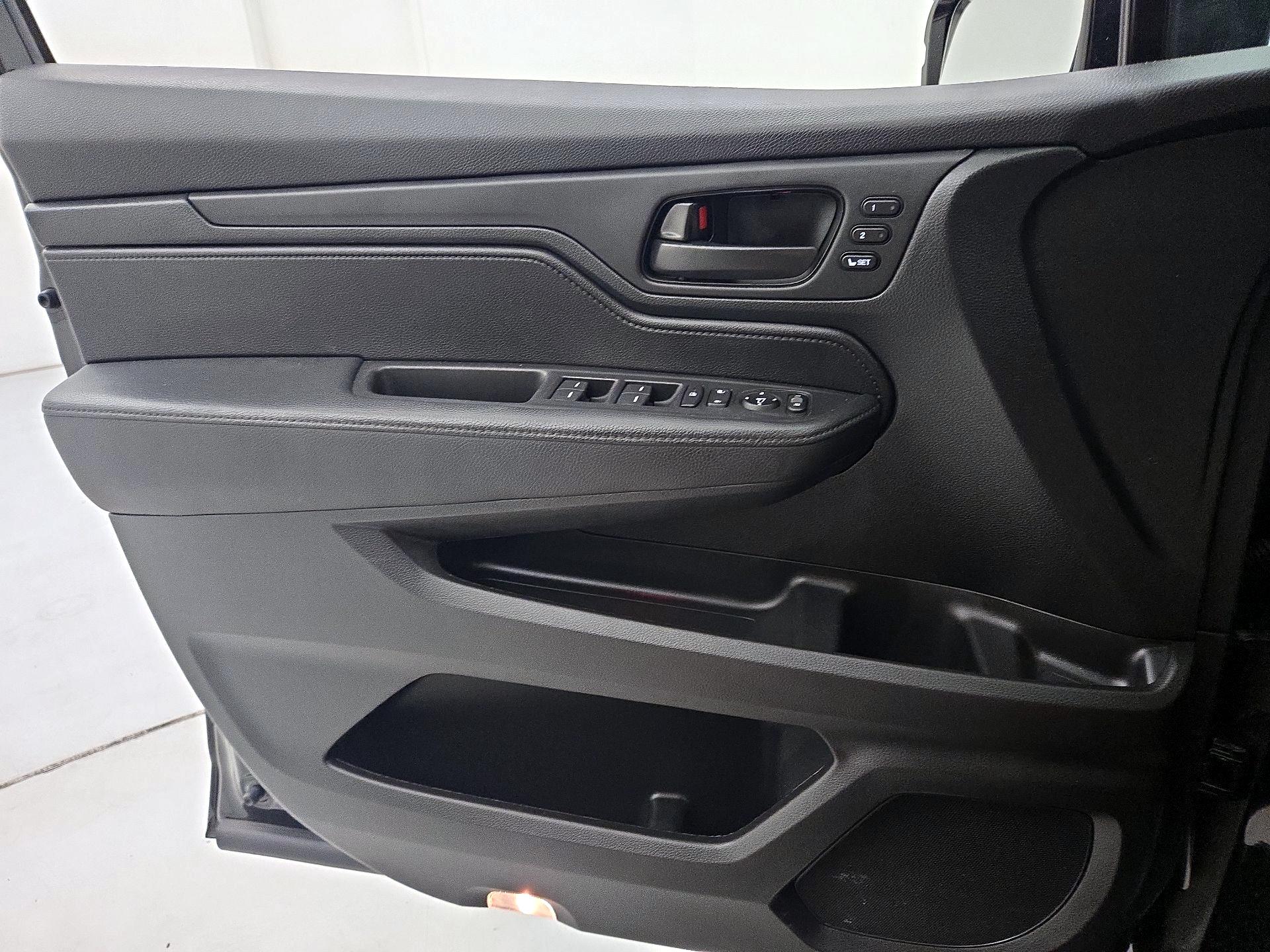 Thumbnail: 2023 Honda Odyssey - 12