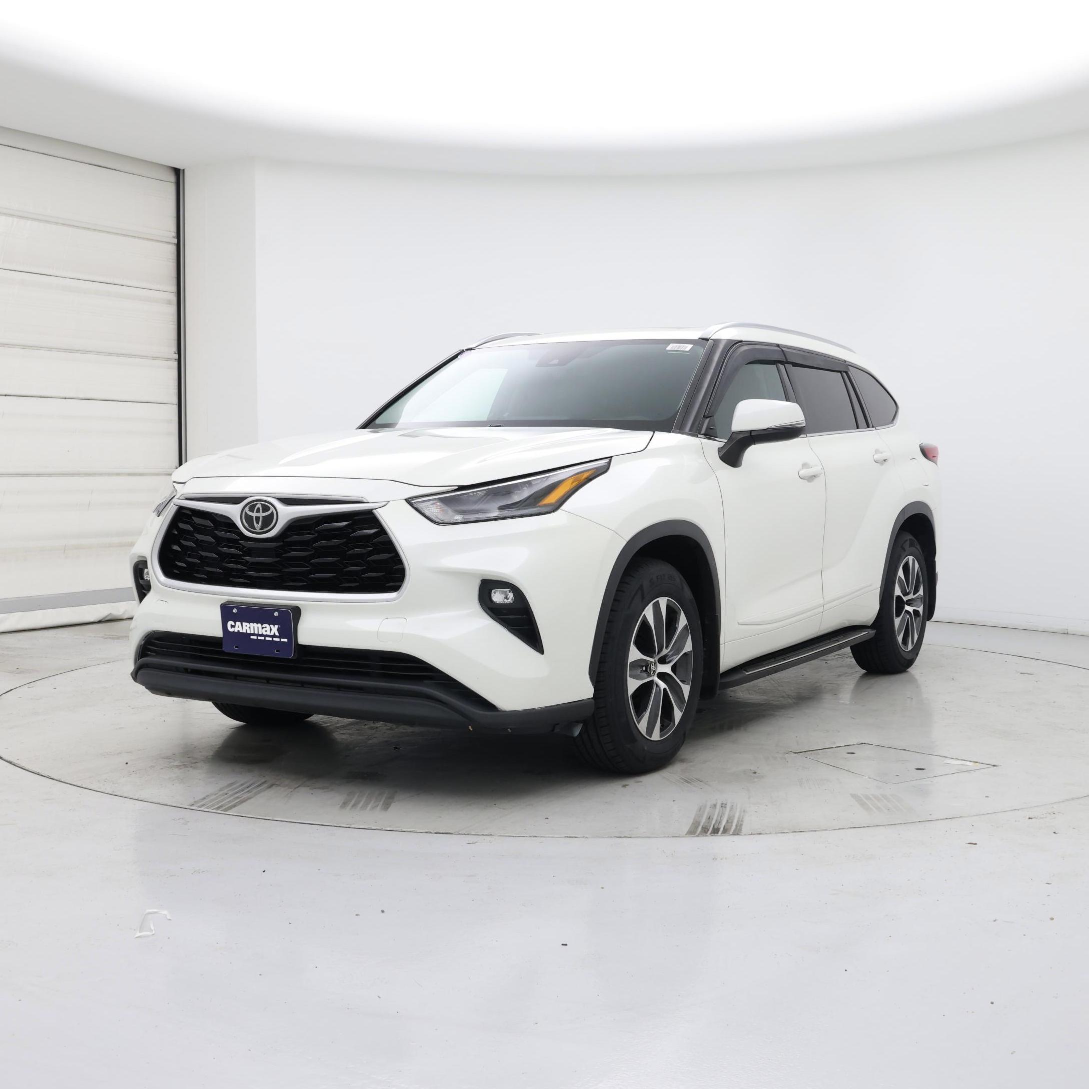 Thumbnail: 2021 Toyota Highlander - 4