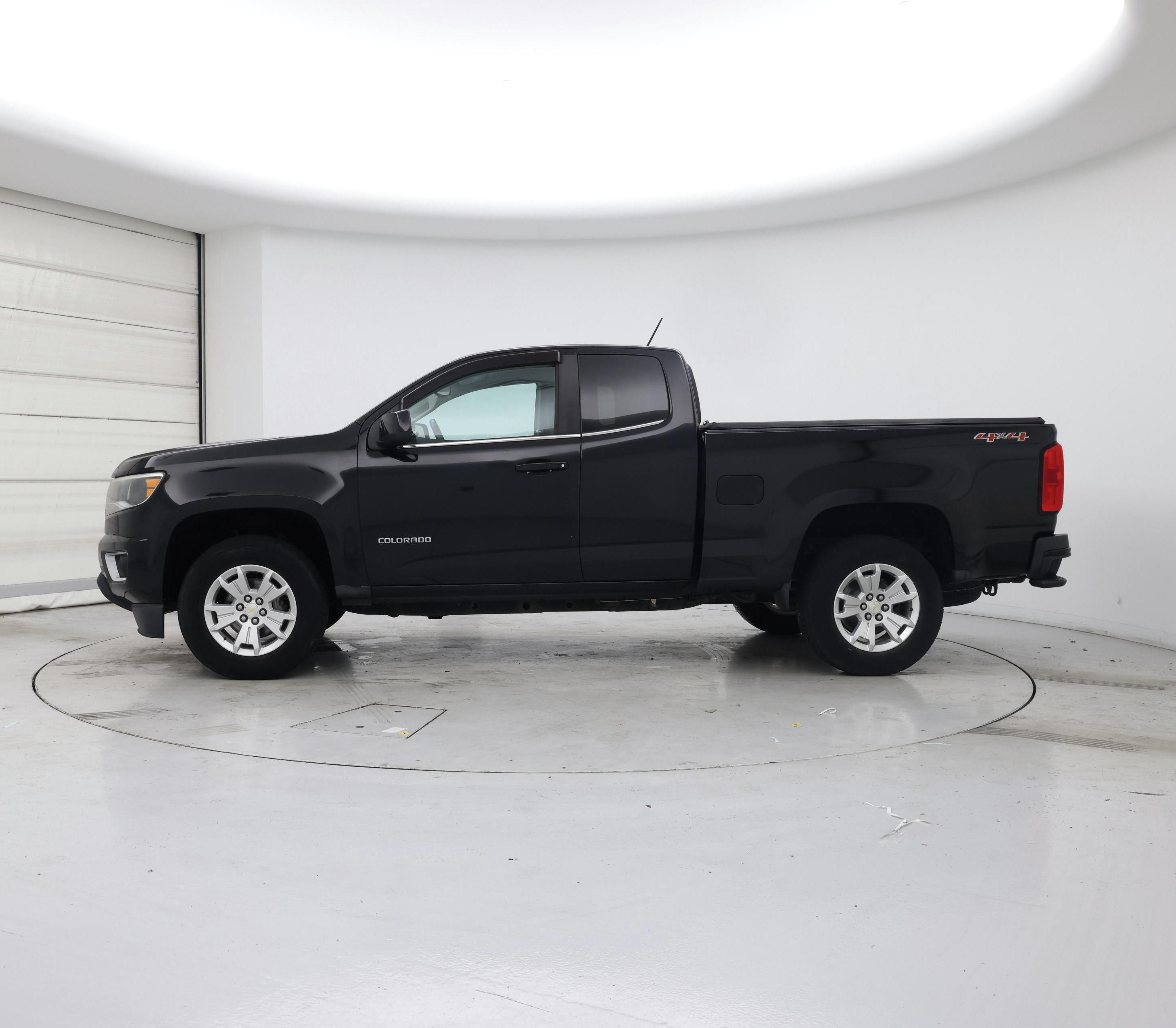 Thumbnail: 2017 Chevrolet Colorado - 3