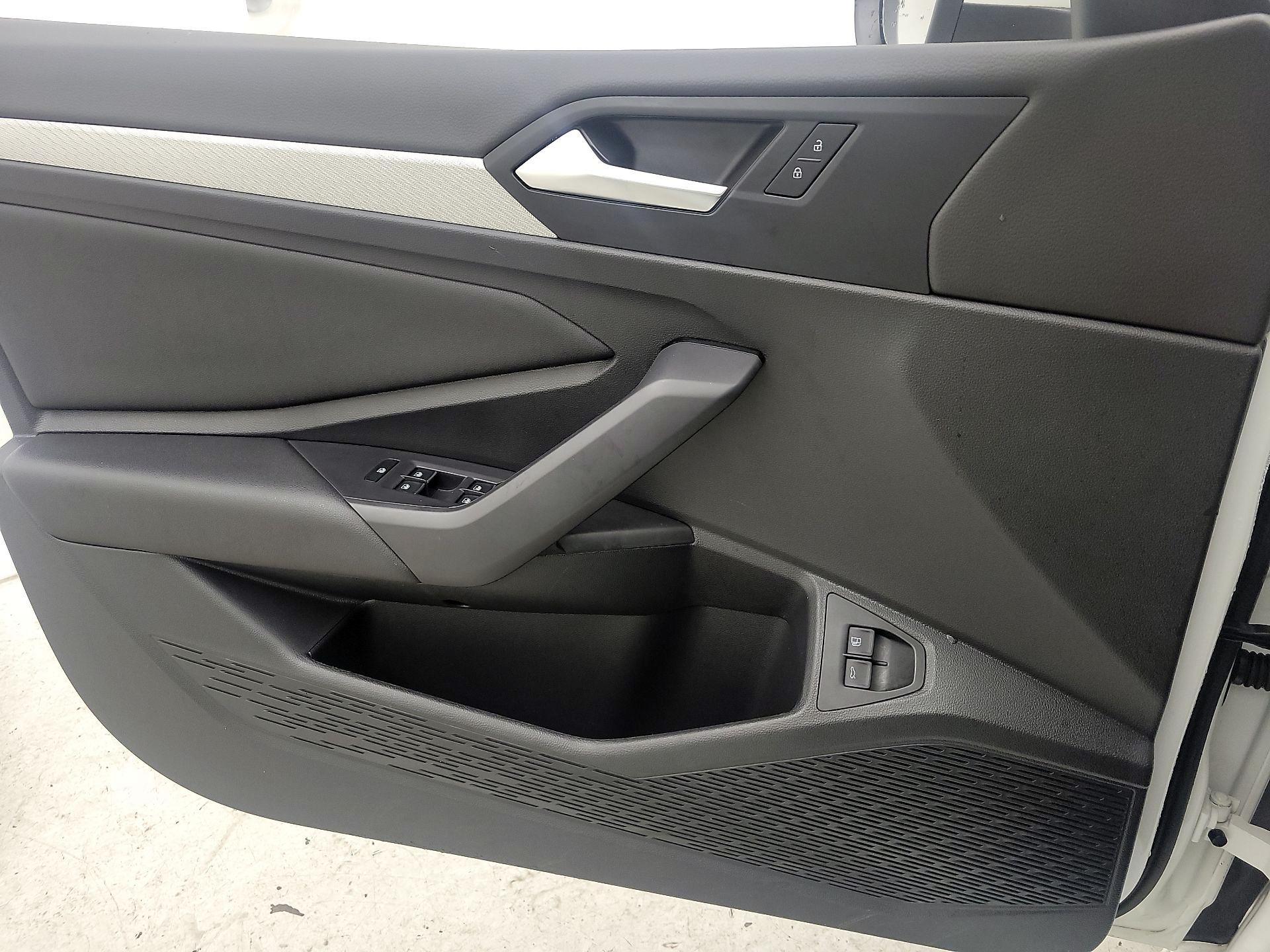 Thumbnail: 2021 Volkswagen Jetta - 12