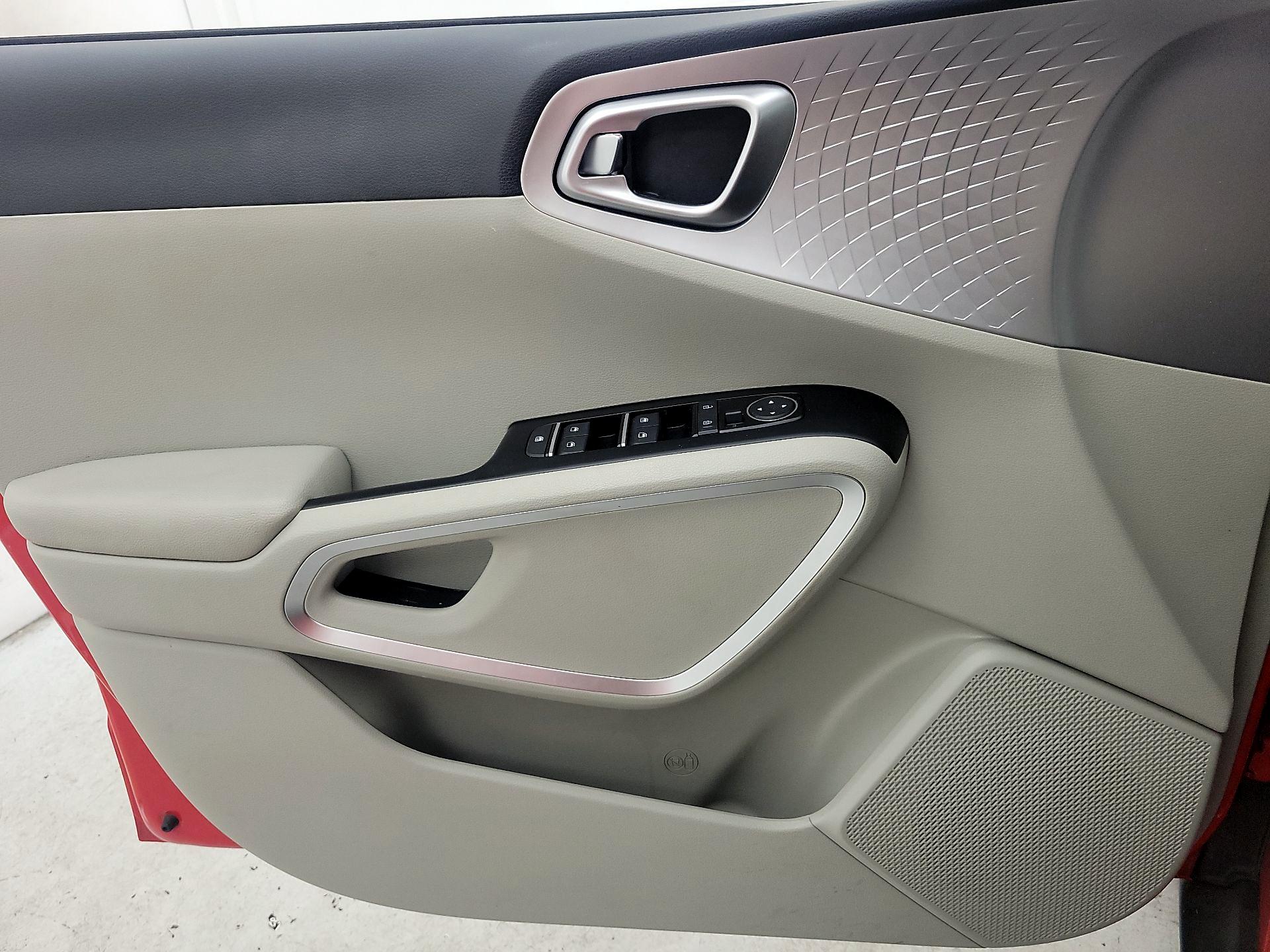 Thumbnail: 2020 Kia Soul - 12