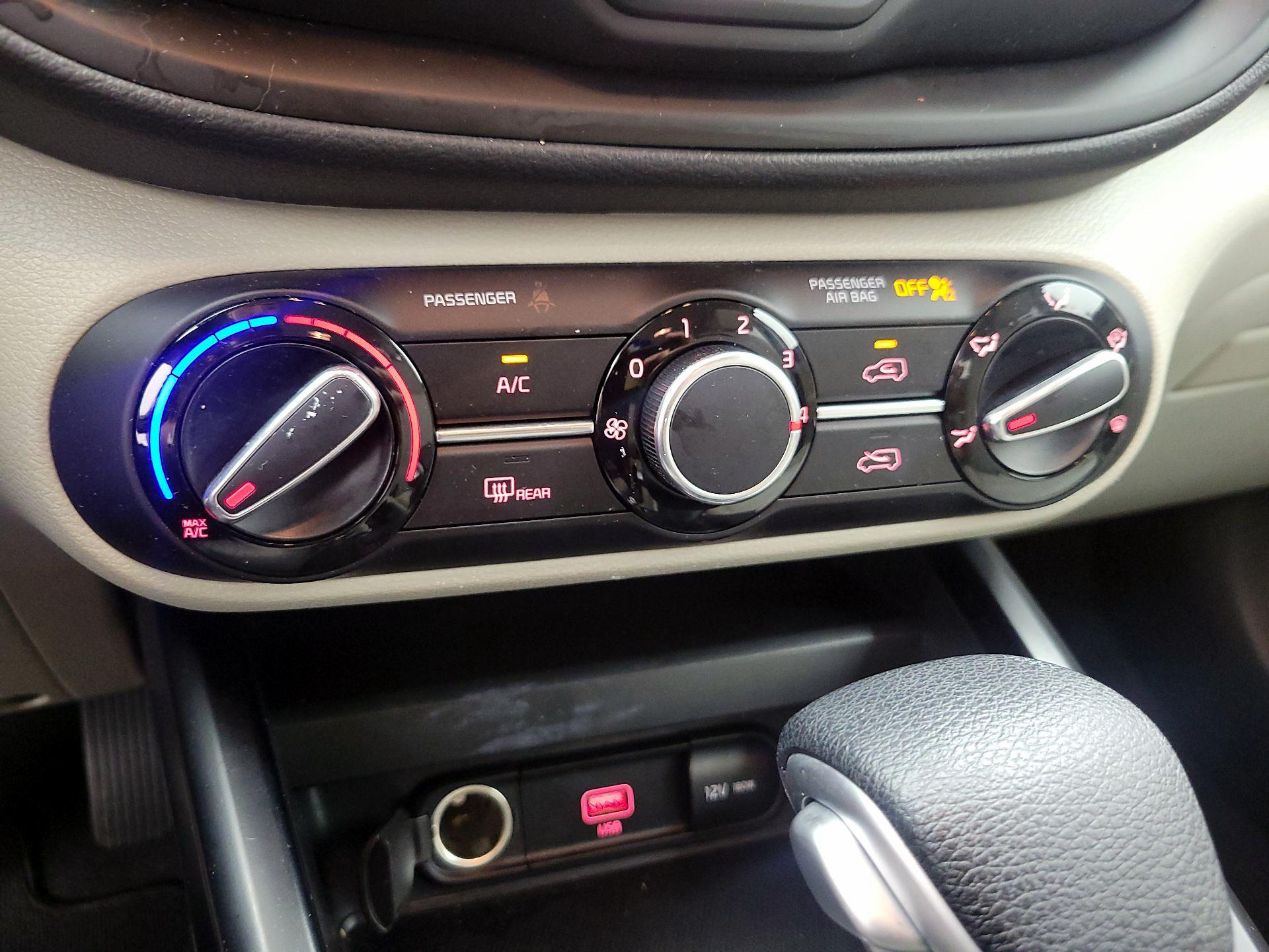 Thumbnail: 2020 Kia Soul - 16