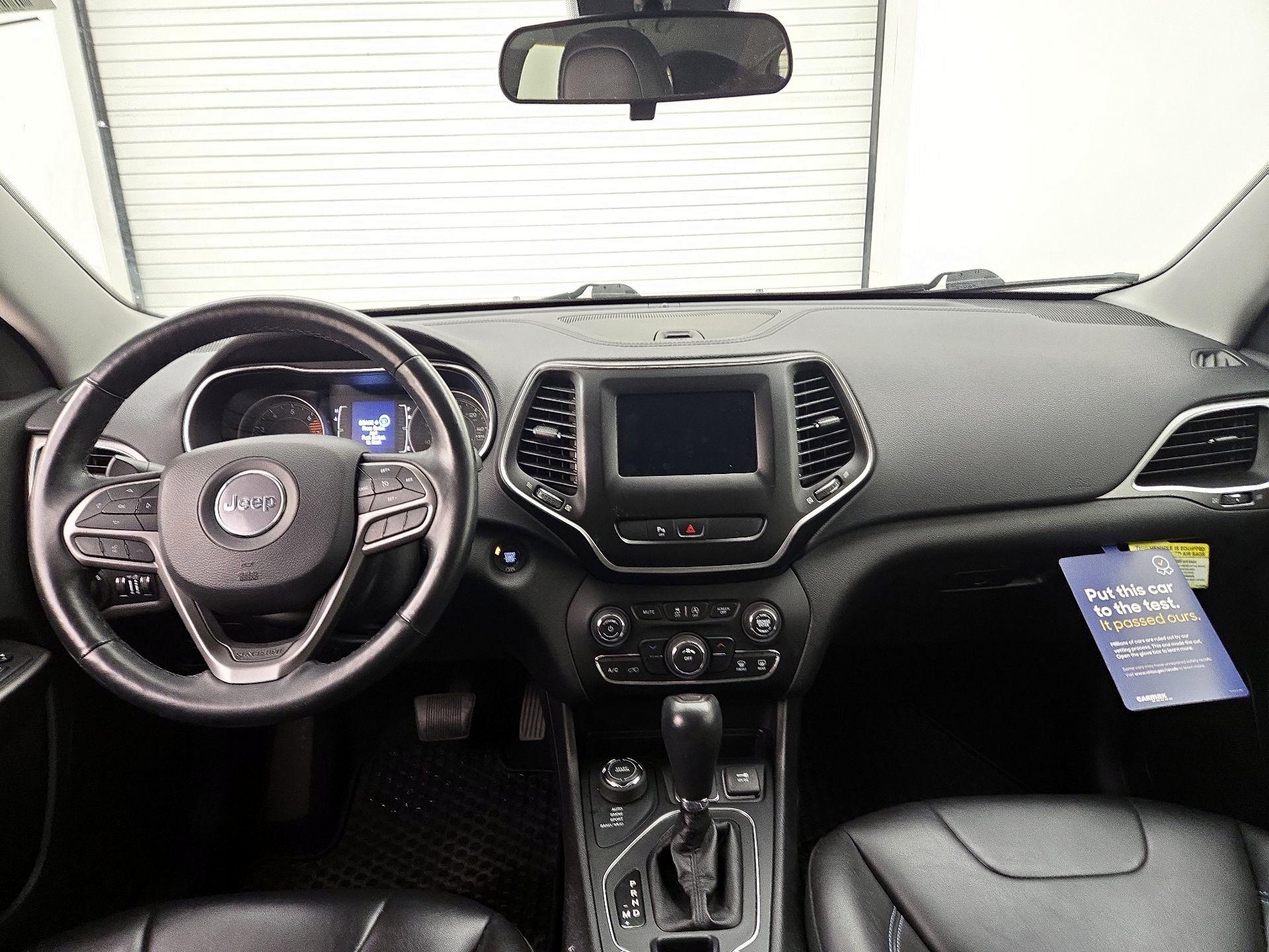 Thumbnail: 2019 Jeep Cherokee - 9