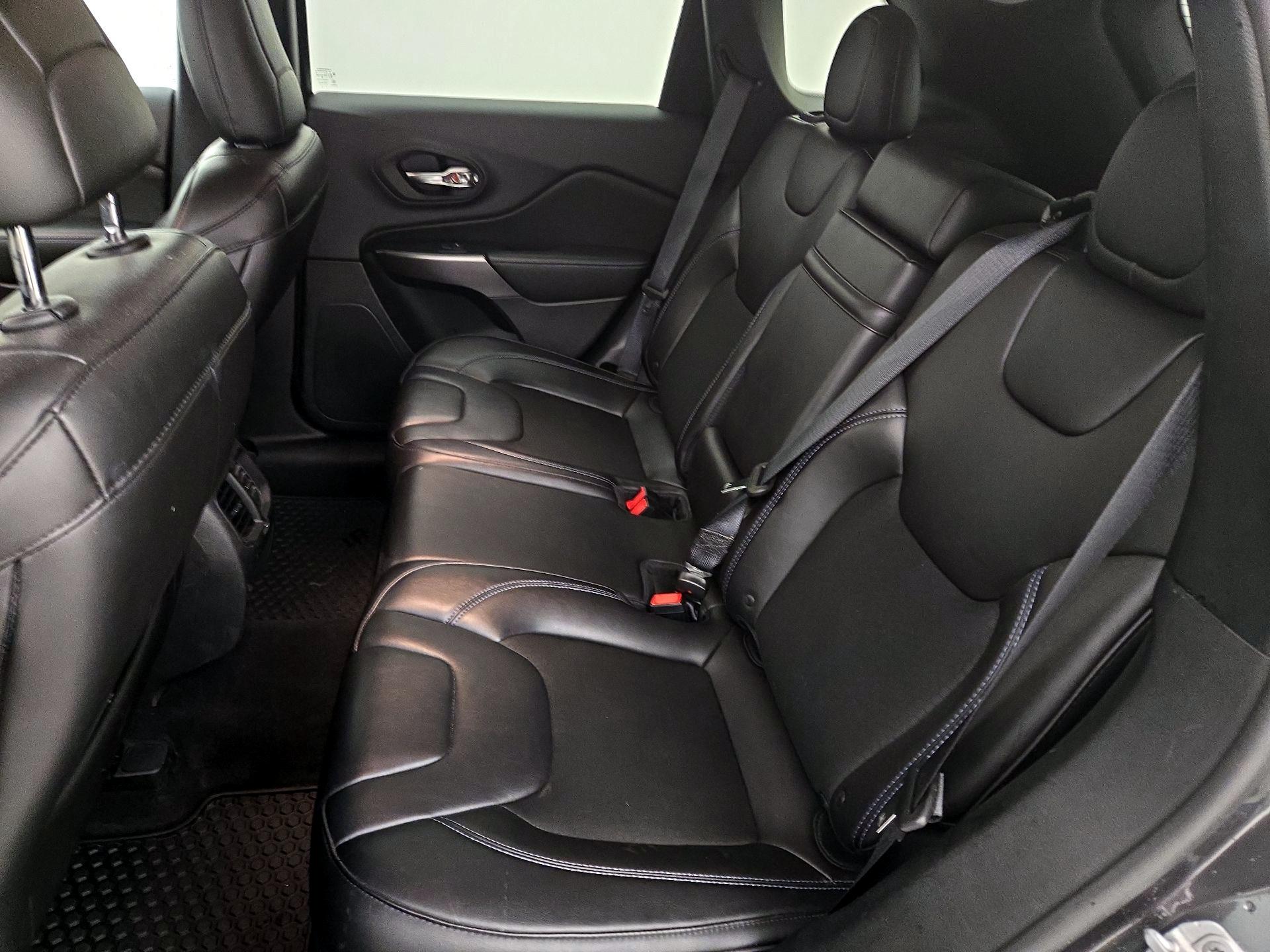 Thumbnail: 2019 Jeep Cherokee - 19