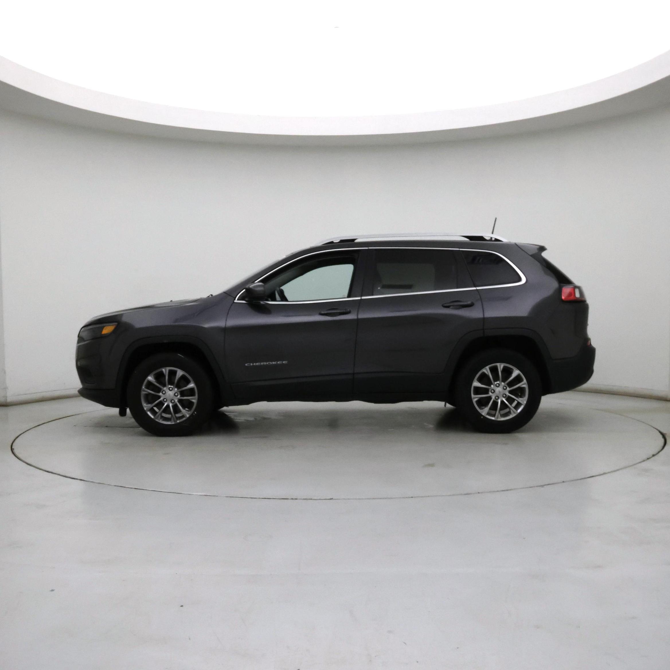 Thumbnail: 2019 Jeep Cherokee - 3