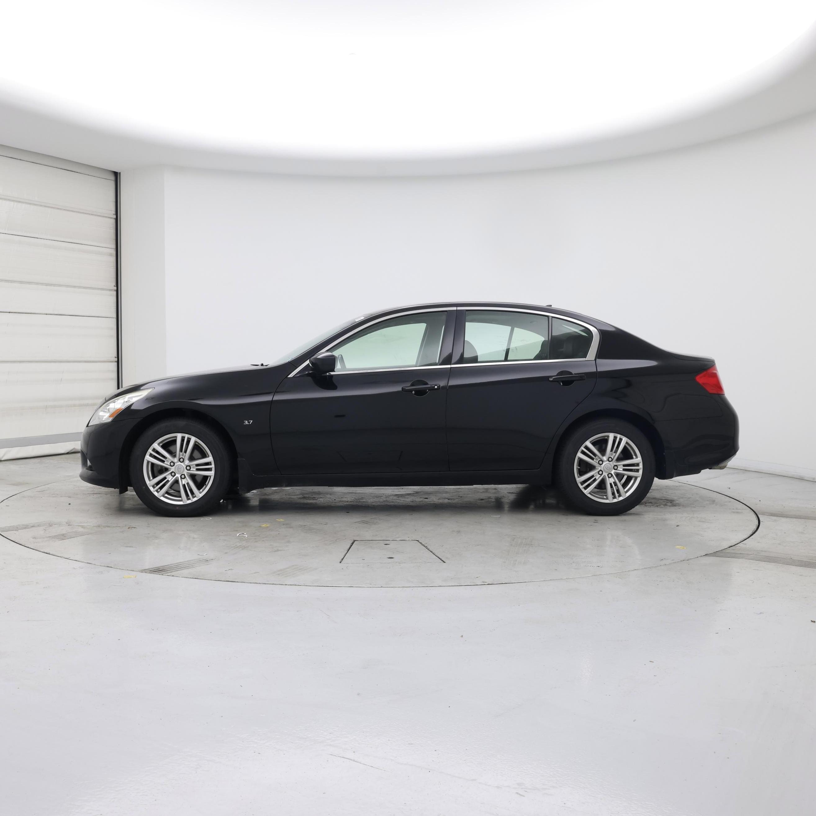 Thumbnail: 2015 INFINITI  - 3
