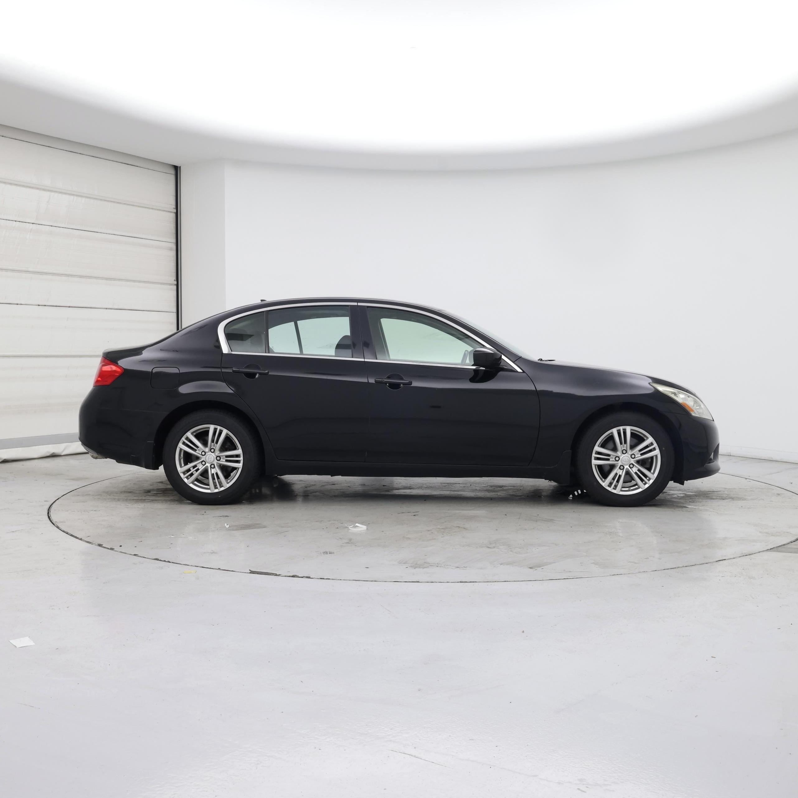 Thumbnail: 2015 INFINITI  - 7