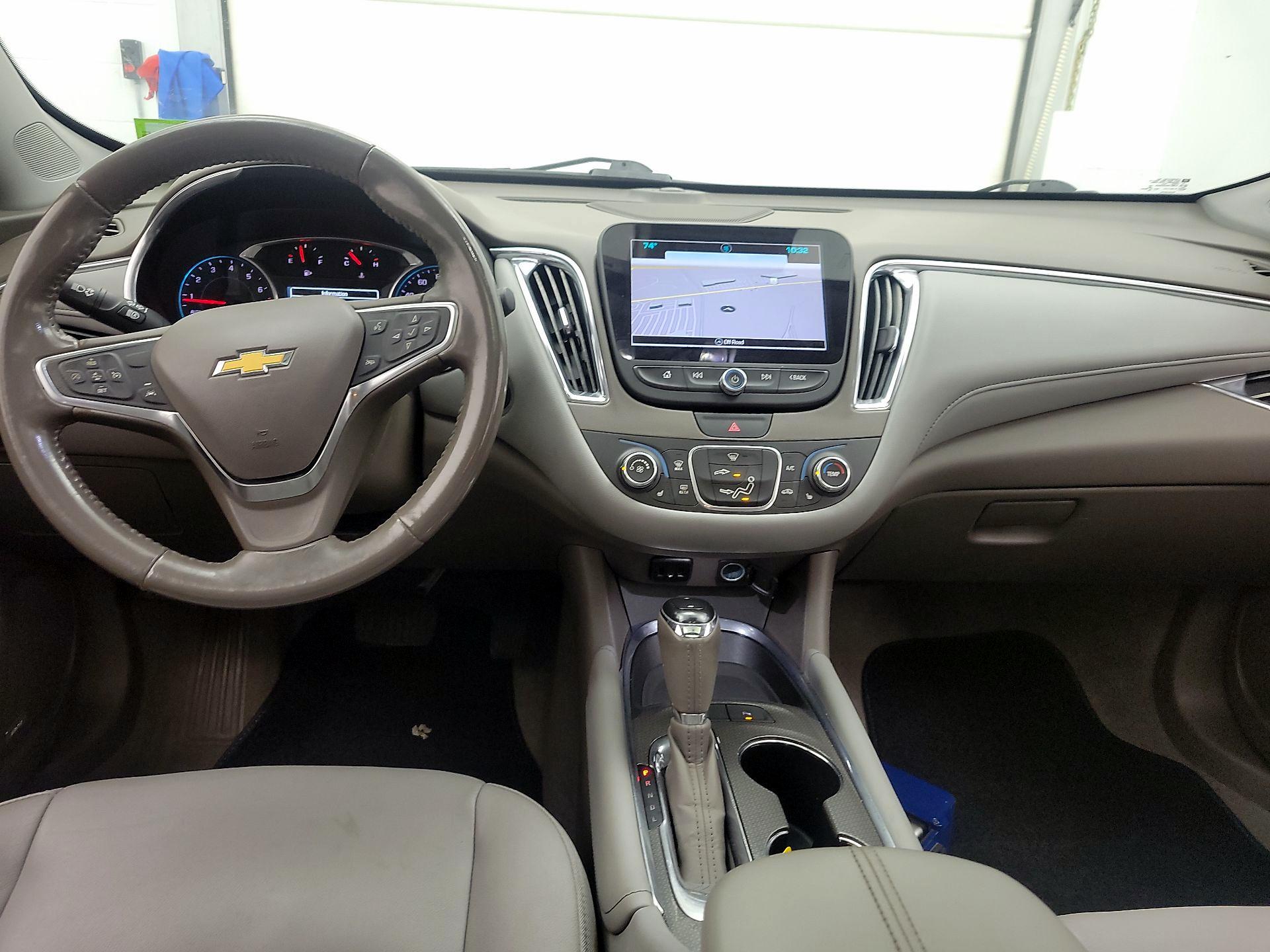 Thumbnail: 2018 Chevrolet Malibu - 9