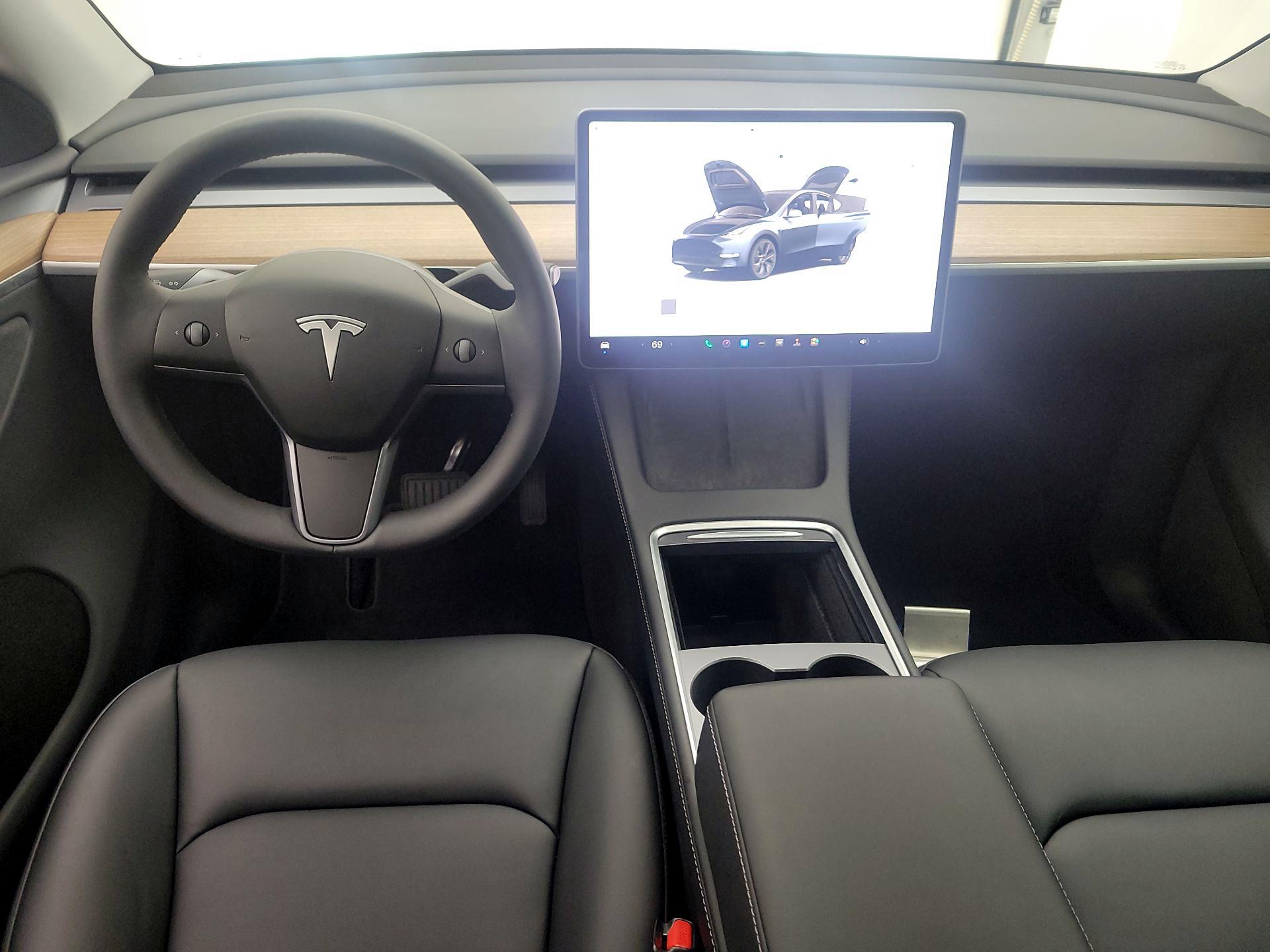 Thumbnail: 2025 Tesla Model Y - 9