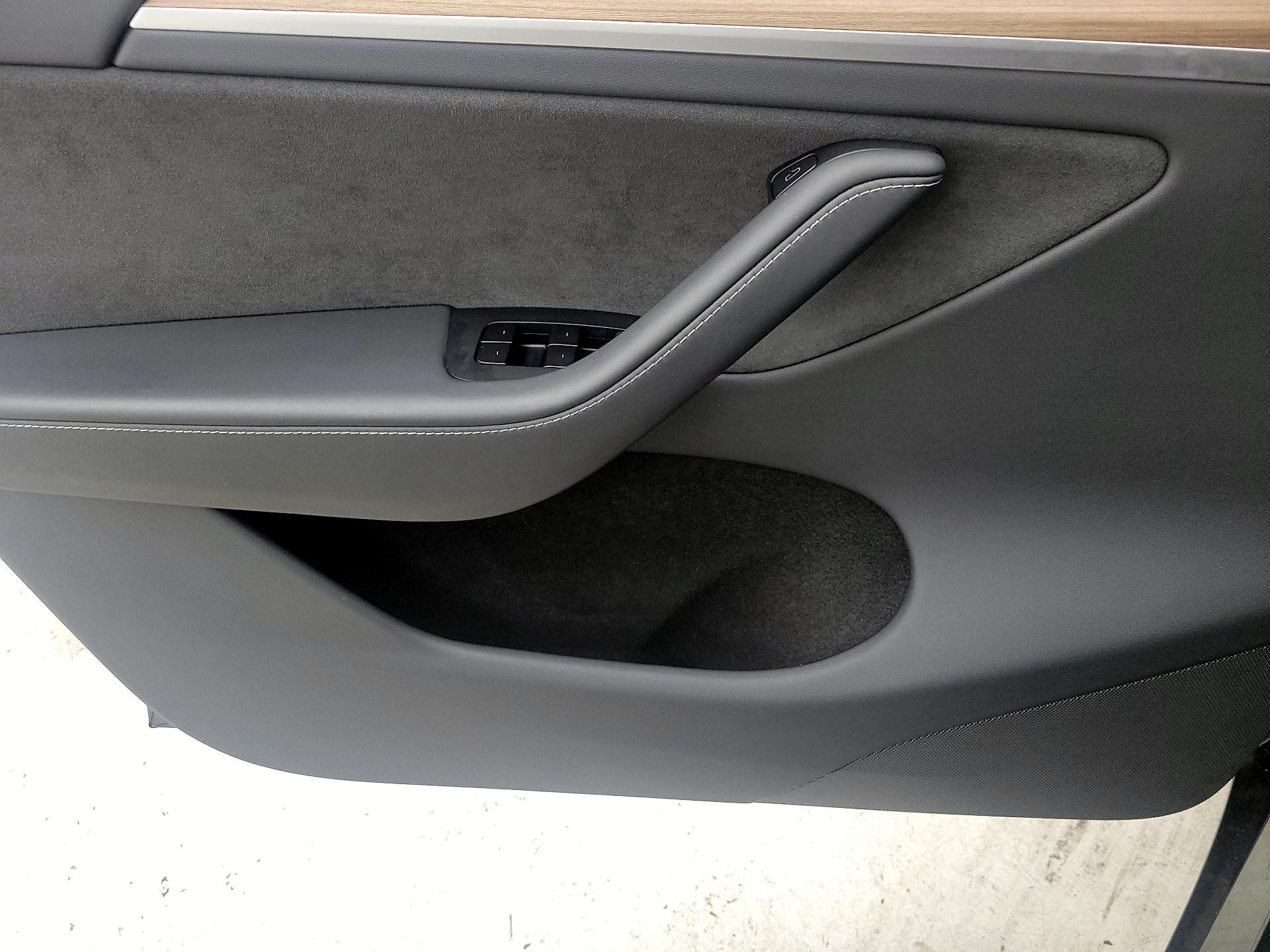 Thumbnail: 2025 Tesla Model Y - 12