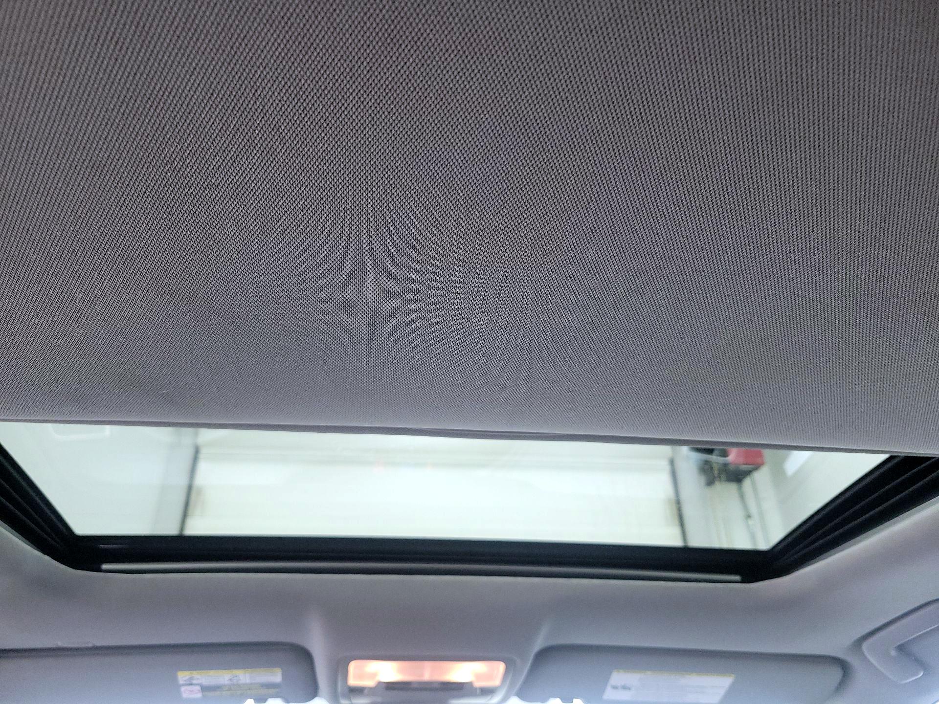 Thumbnail: 2019 Toyota Highlander - 19