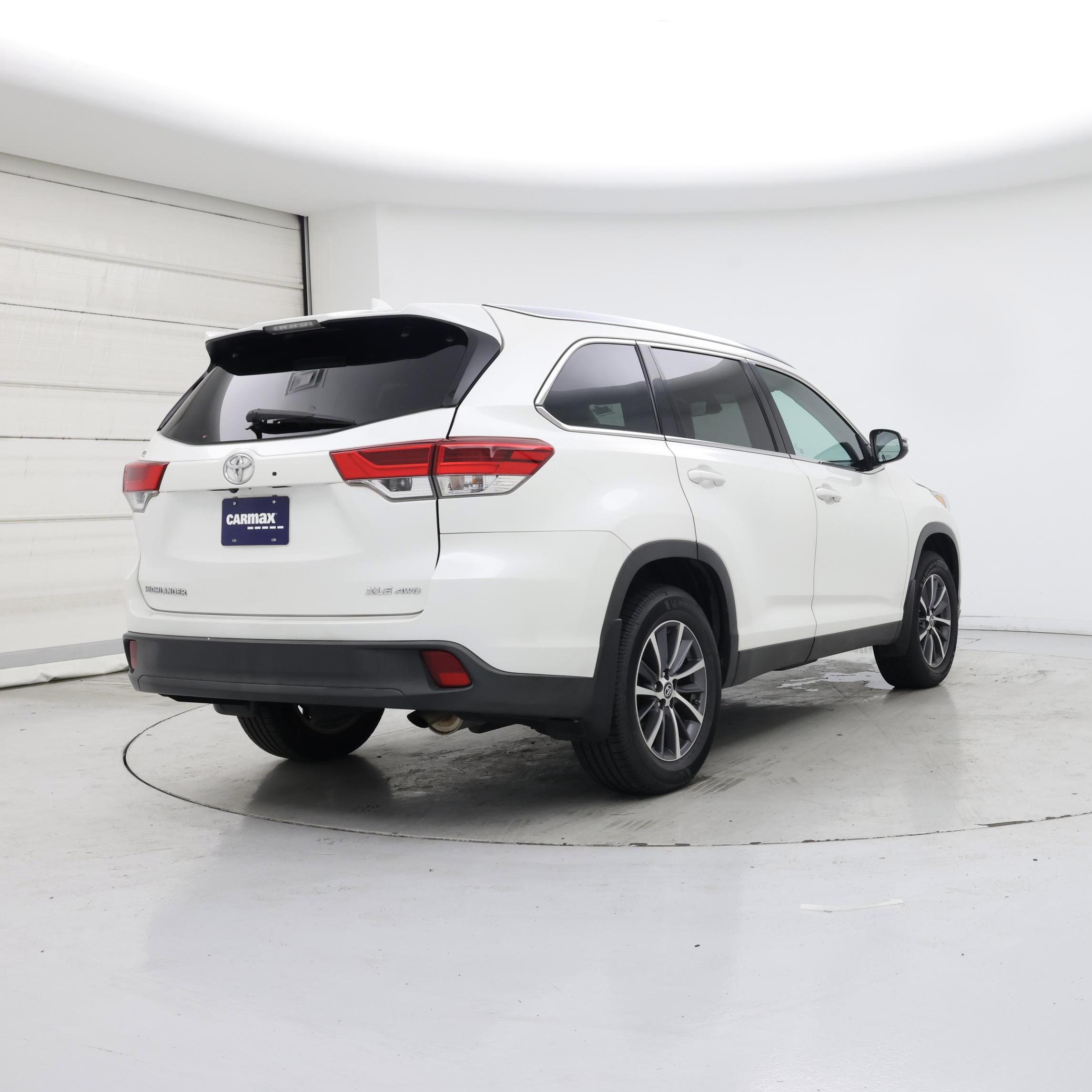 Thumbnail: 2019 Toyota Highlander - 8