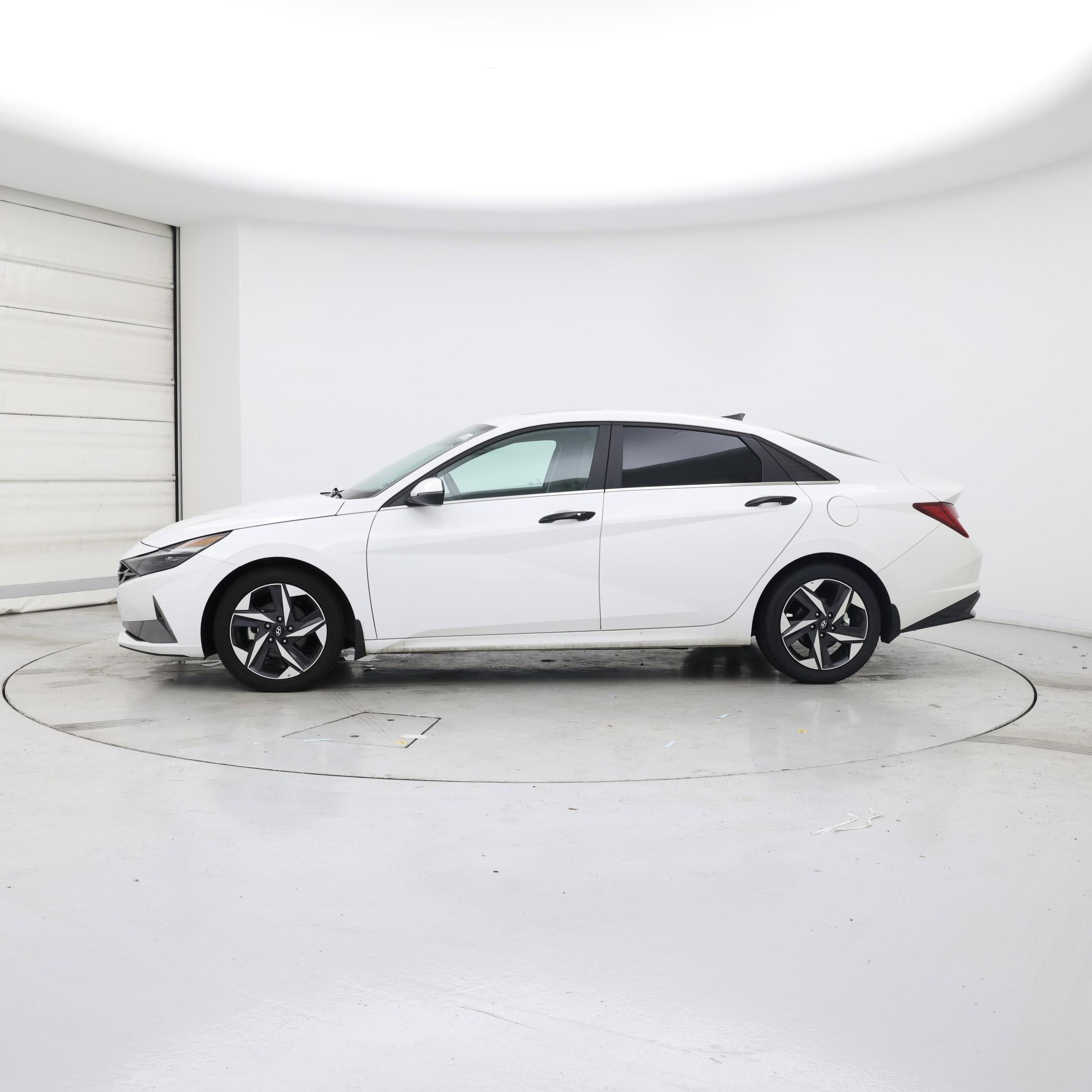 Thumbnail: 2023 Hyundai Elantra - 3