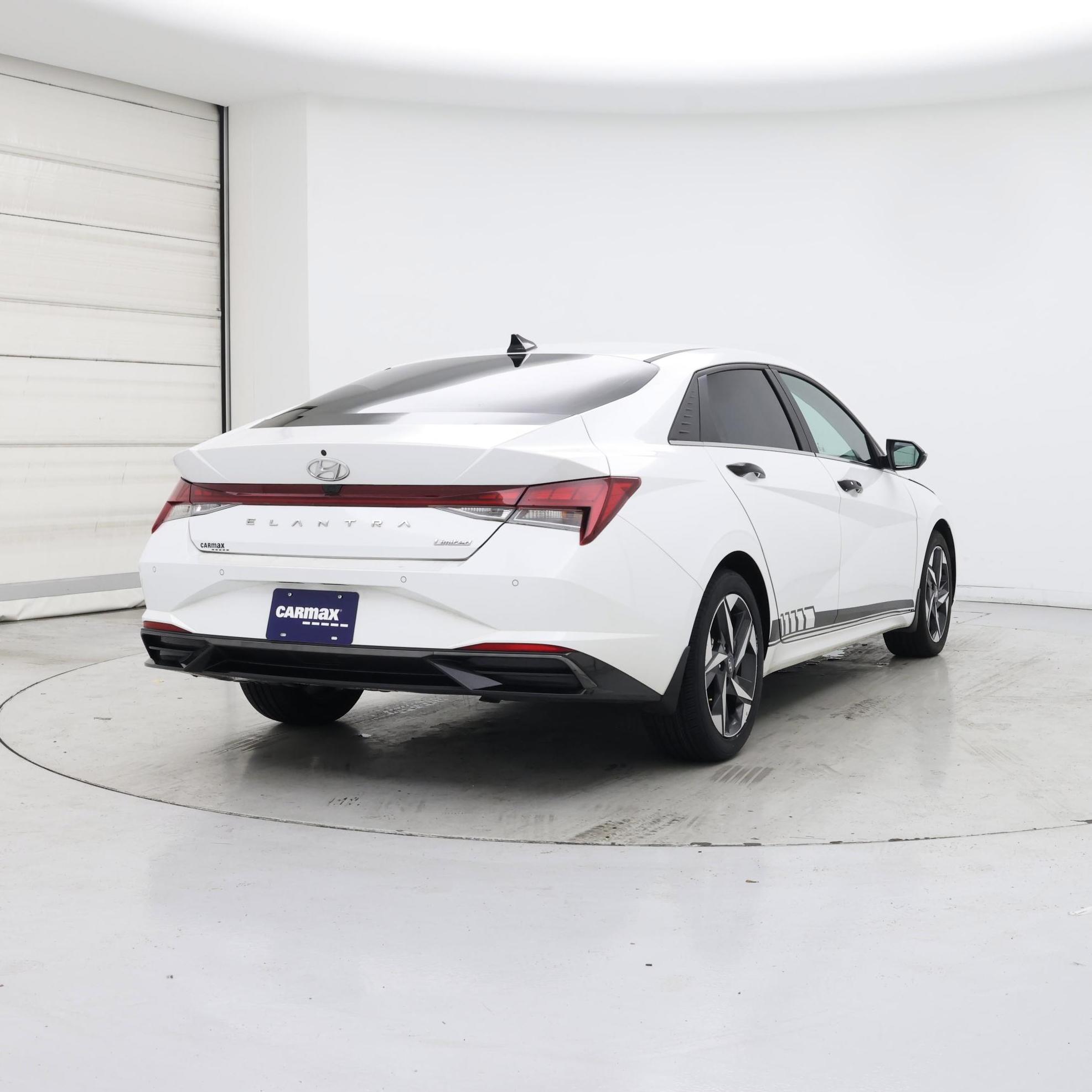 Thumbnail: 2023 Hyundai Elantra - 8