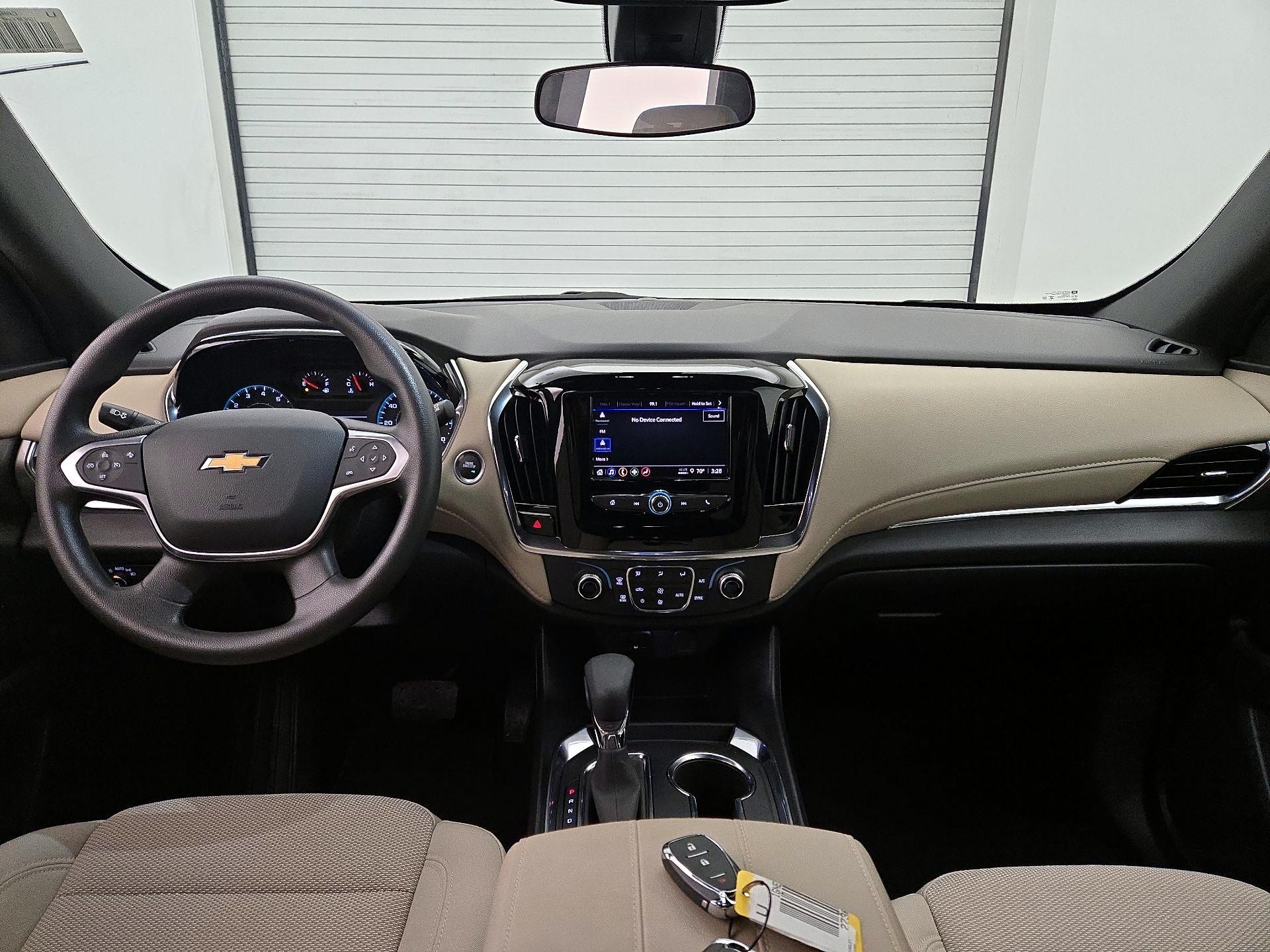 Thumbnail: 2023 Chevrolet Traverse - 9