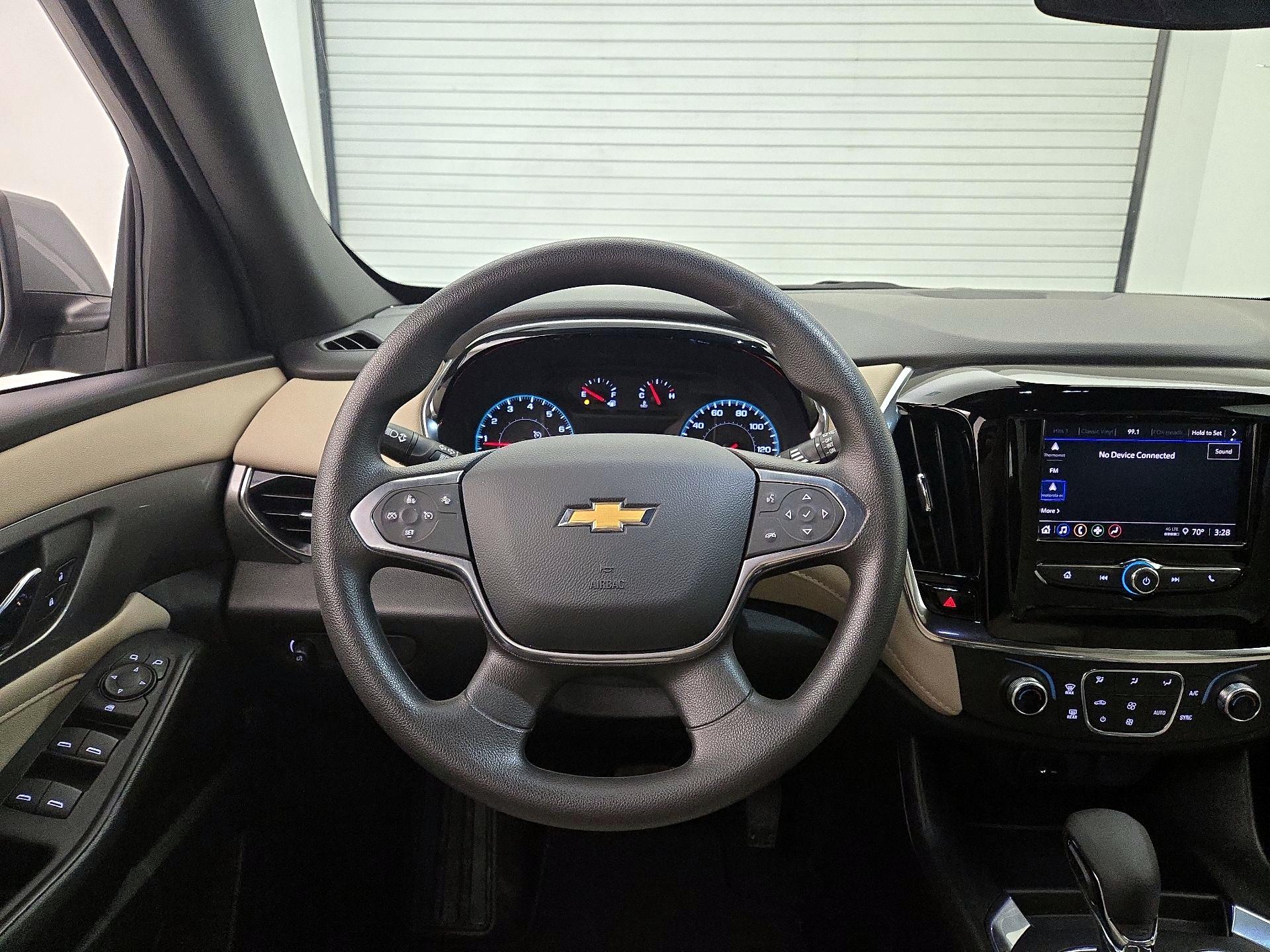 Thumbnail: 2023 Chevrolet Traverse - 10