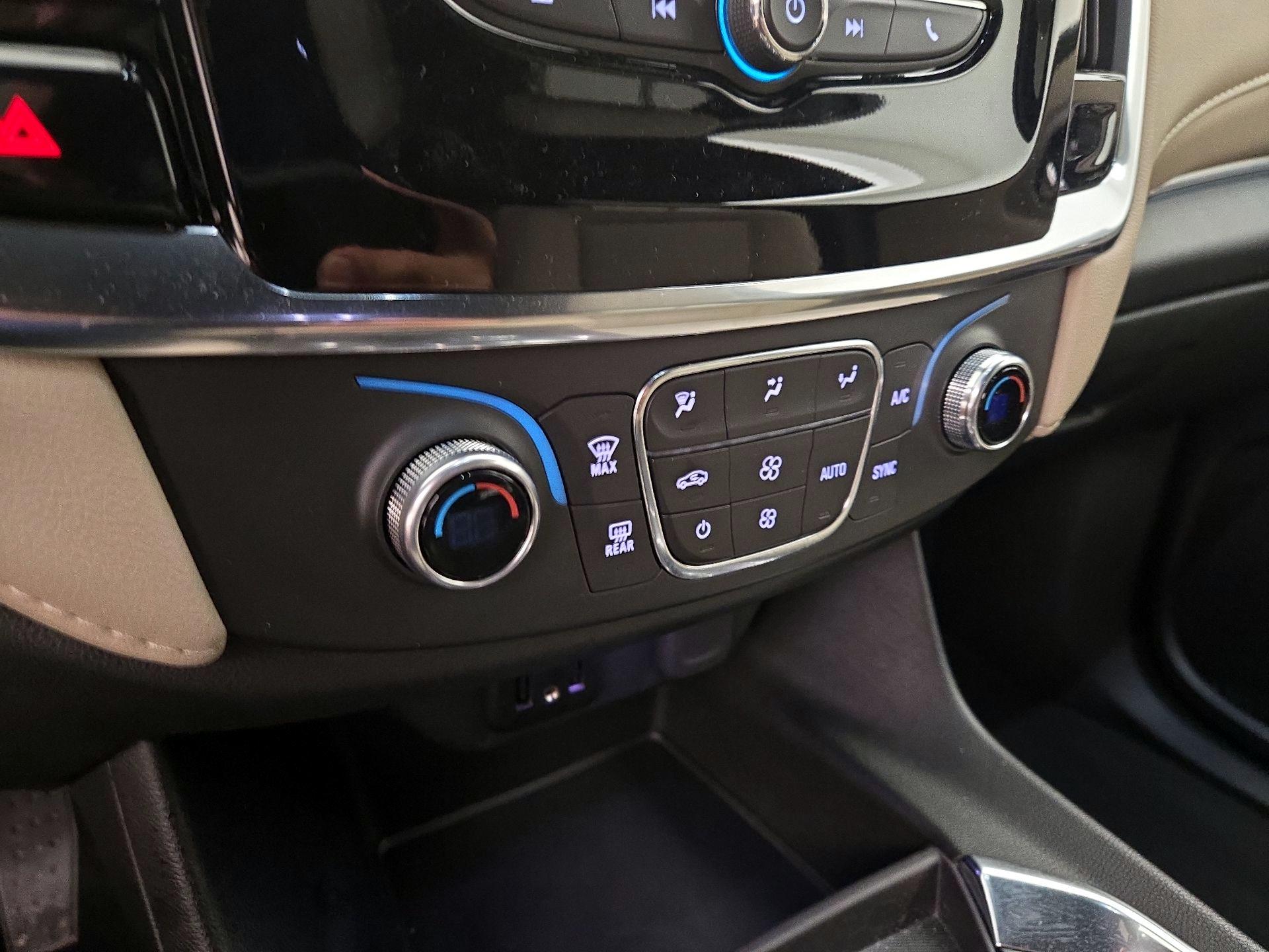 Thumbnail: 2023 Chevrolet Traverse - 16