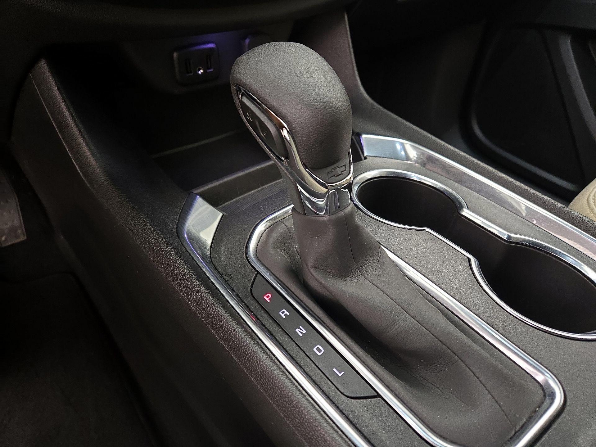 Thumbnail: 2023 Chevrolet Traverse - 17