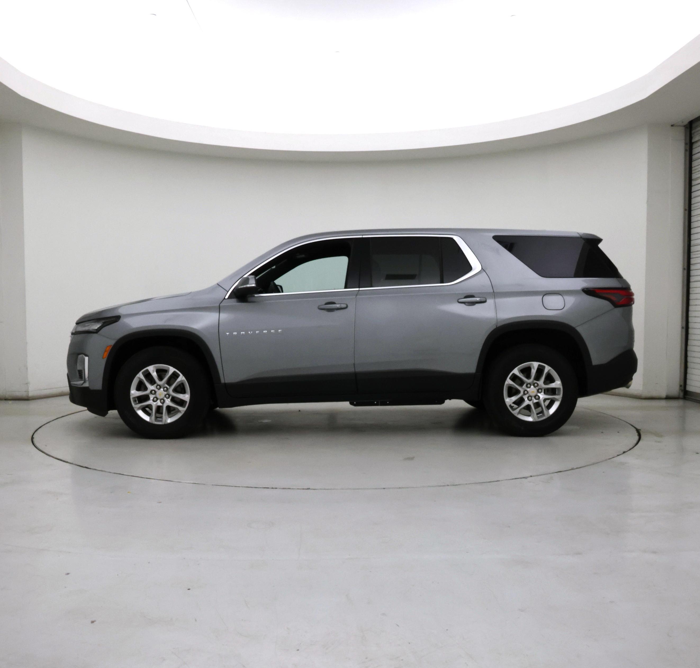 Thumbnail: 2023 Chevrolet Traverse - 3
