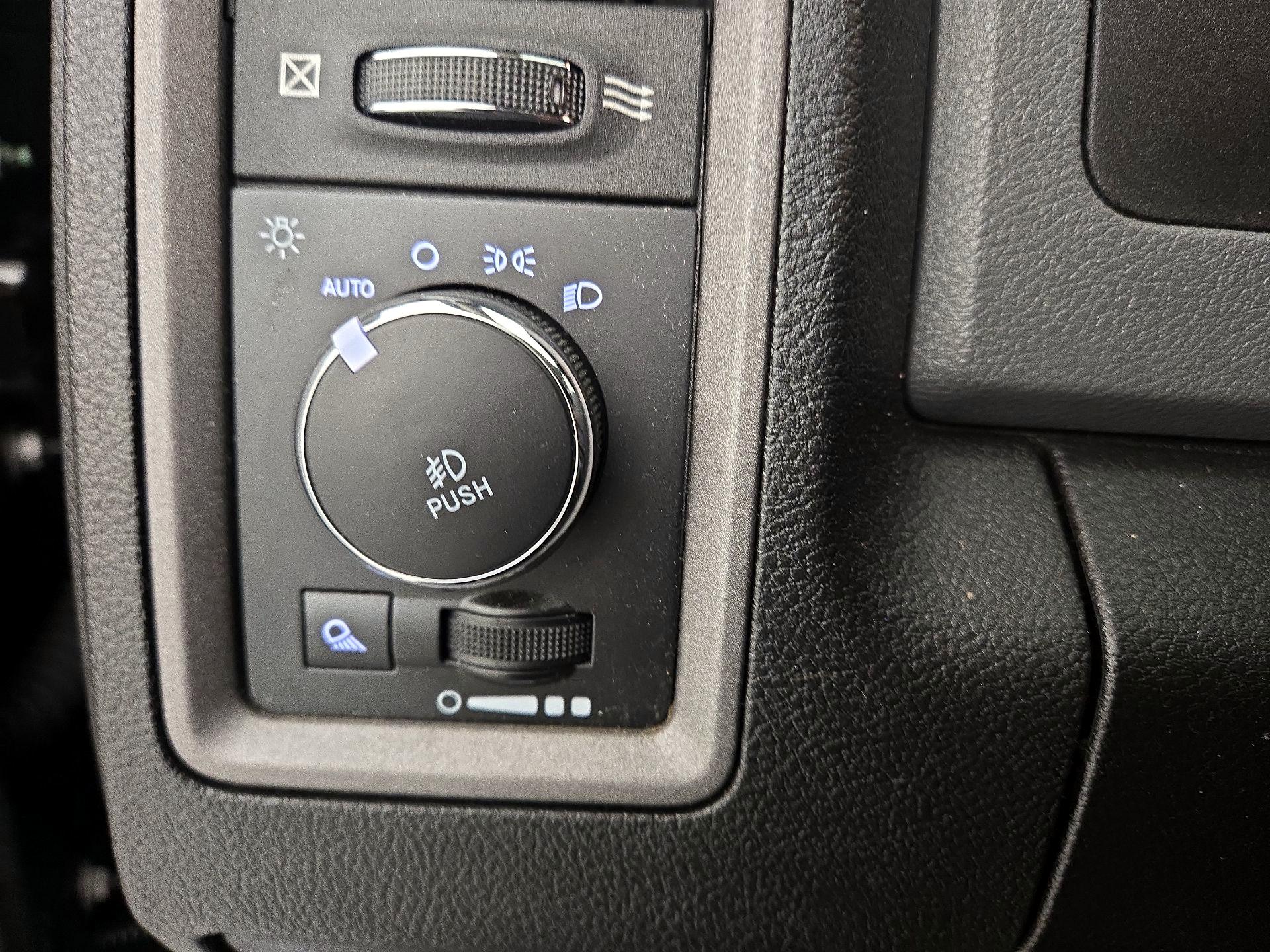 Thumbnail: 2019 RAM 1500 Classic - 13
