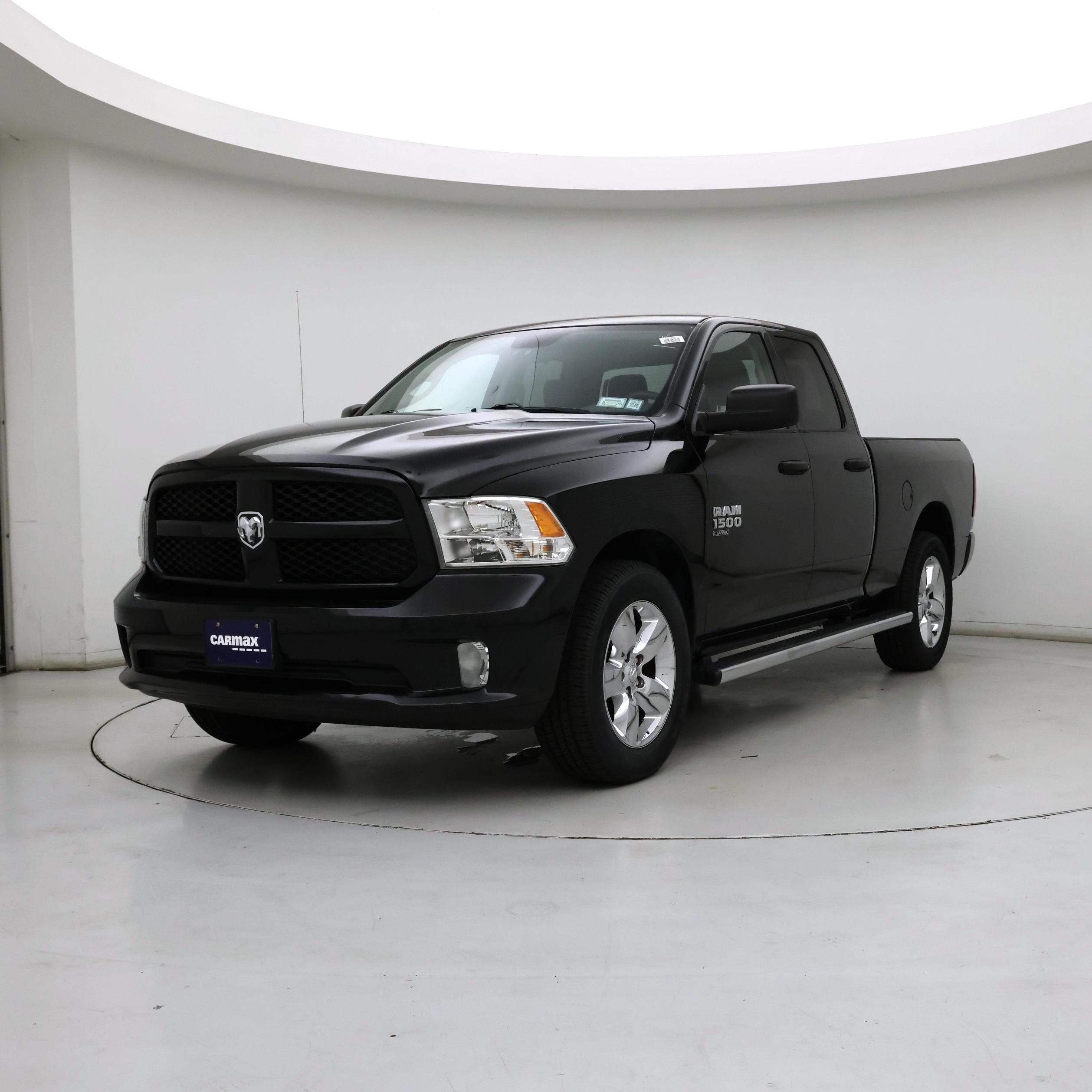 Thumbnail: 2019 RAM 1500 Classic - 4