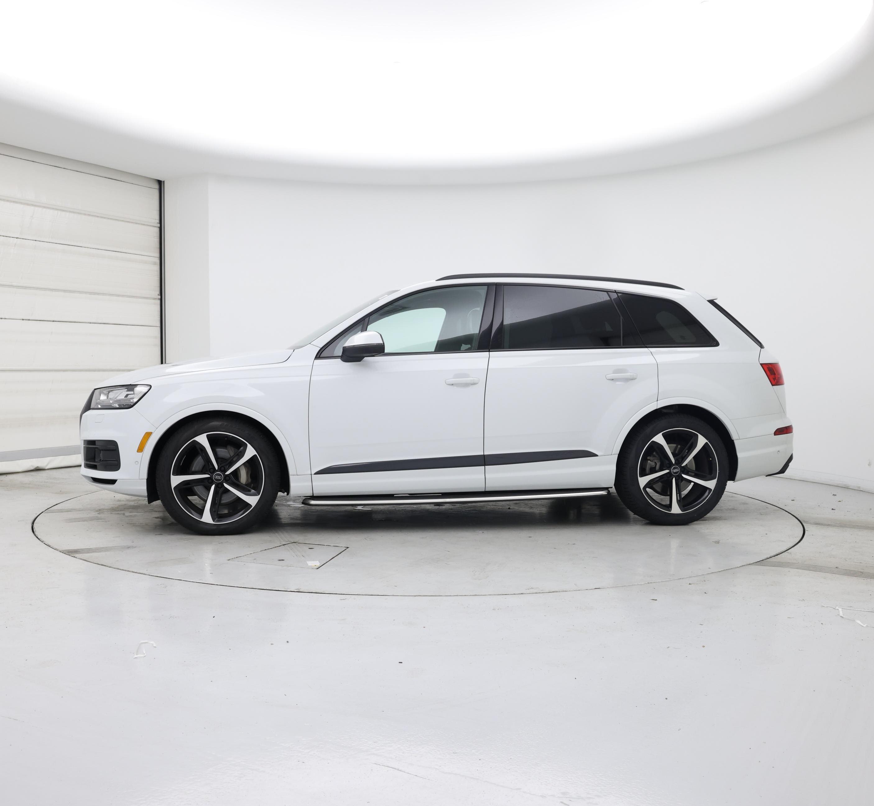 Thumbnail: 2019 Audi Q7 - 3