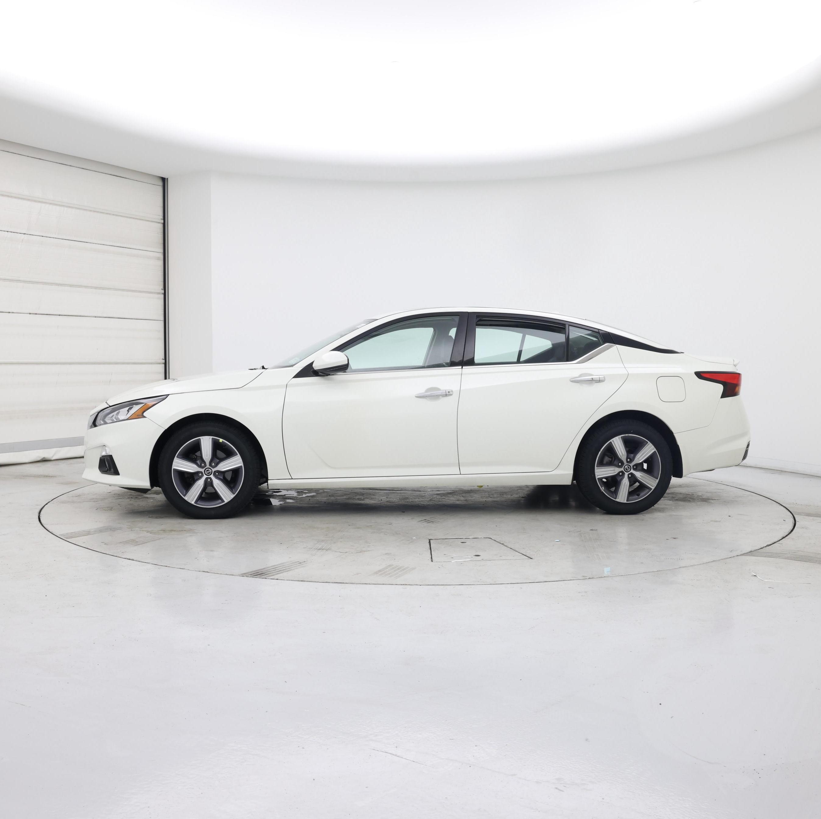 Thumbnail: 2019 Nissan Altima - 3