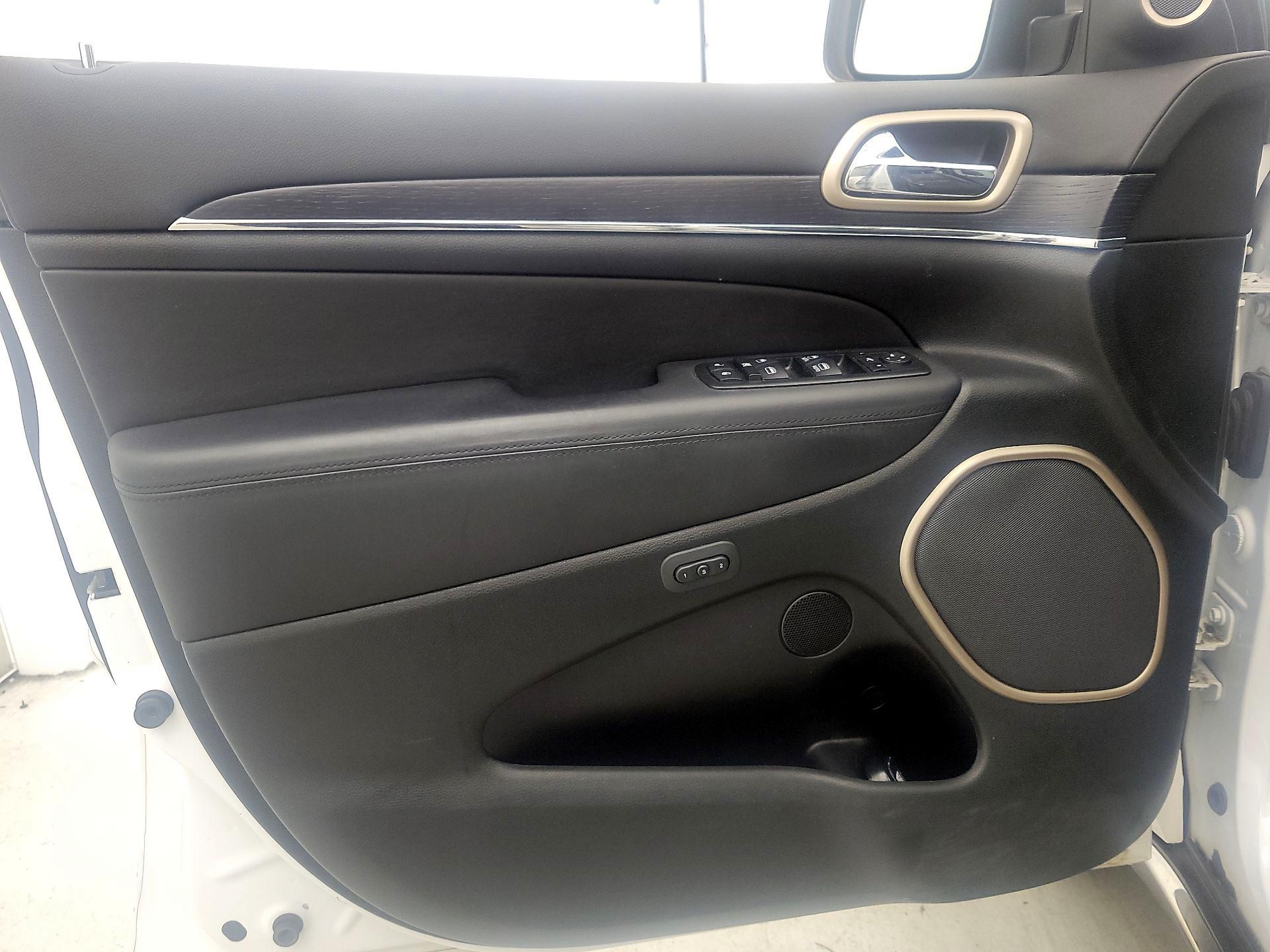 Thumbnail: 2014 Jeep Grand Cherokee - 12